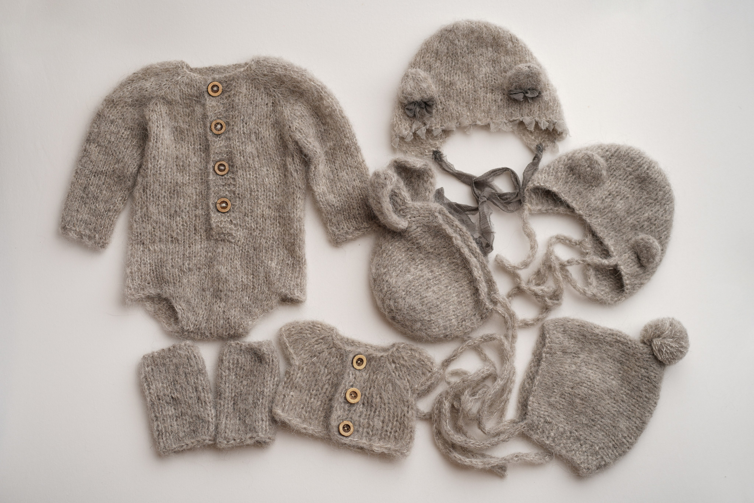 Комплекты. Фотограф новорождённых в Москве Елена Левина