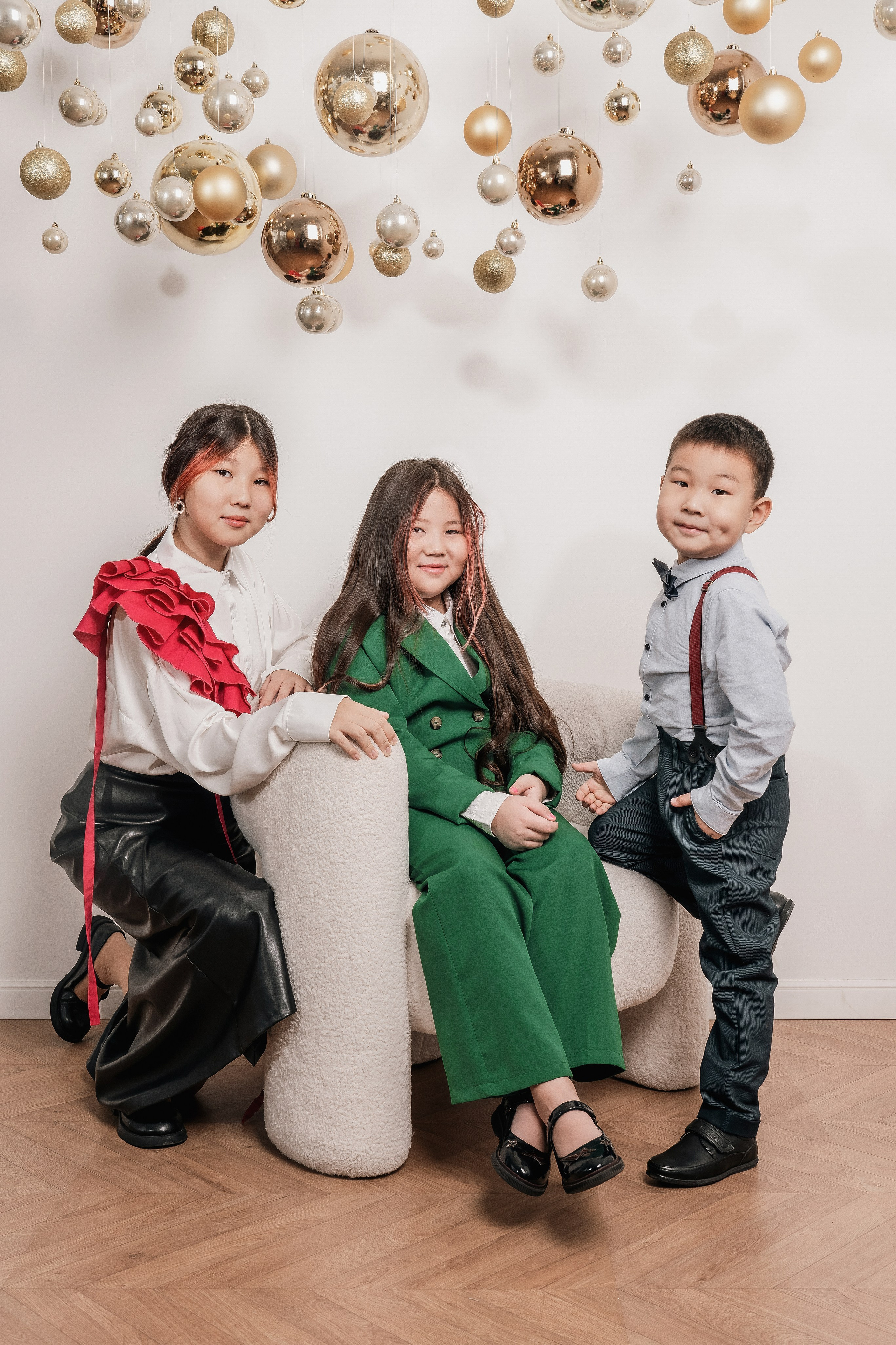 Семейная новогодняя фотосессия «Максимум». Занимаюсь профессиональной фотографией и живу рядом с Байкалом. Работаю в разных жанрах