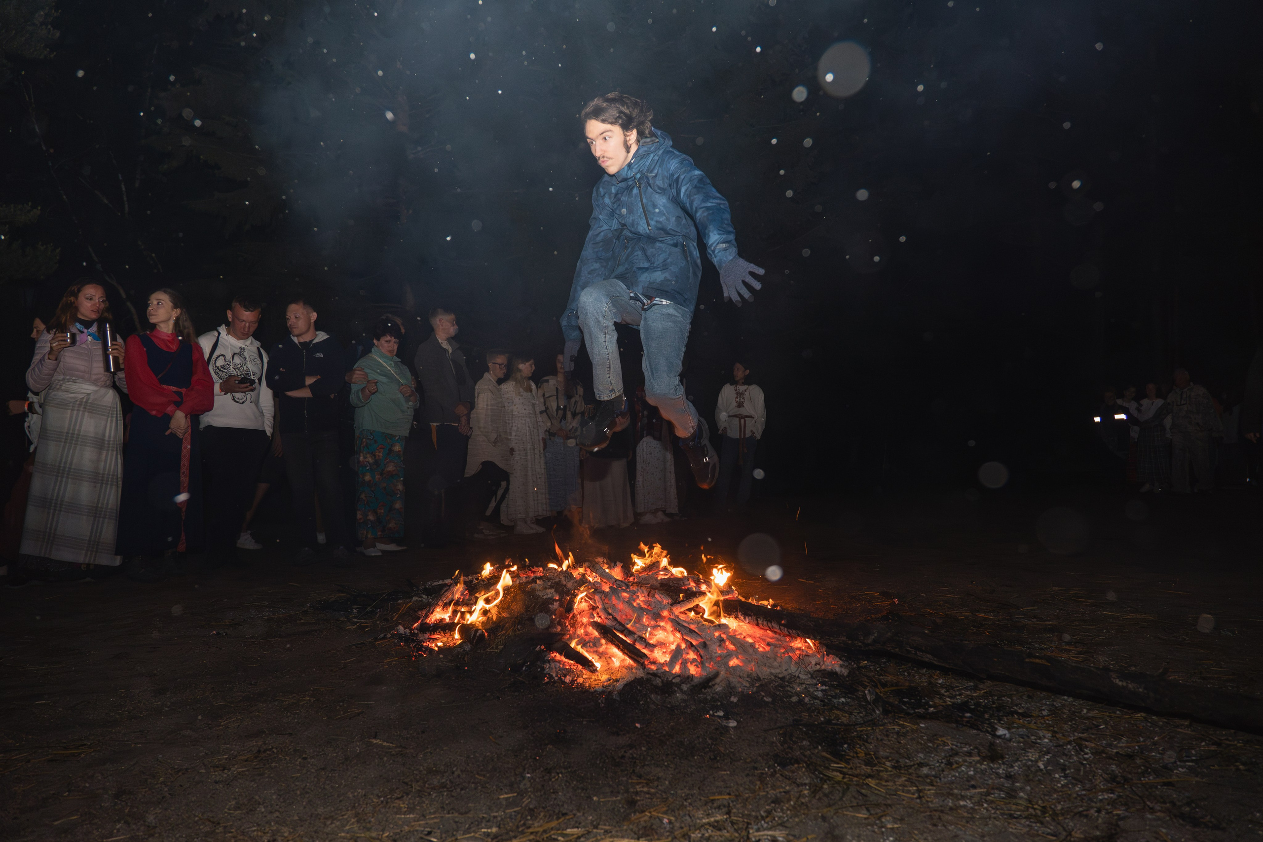 Белорусское Купалье. Занимаюсь профессиональной фотографией и живу рядом с Байкалом. Работаю в разных жанрах