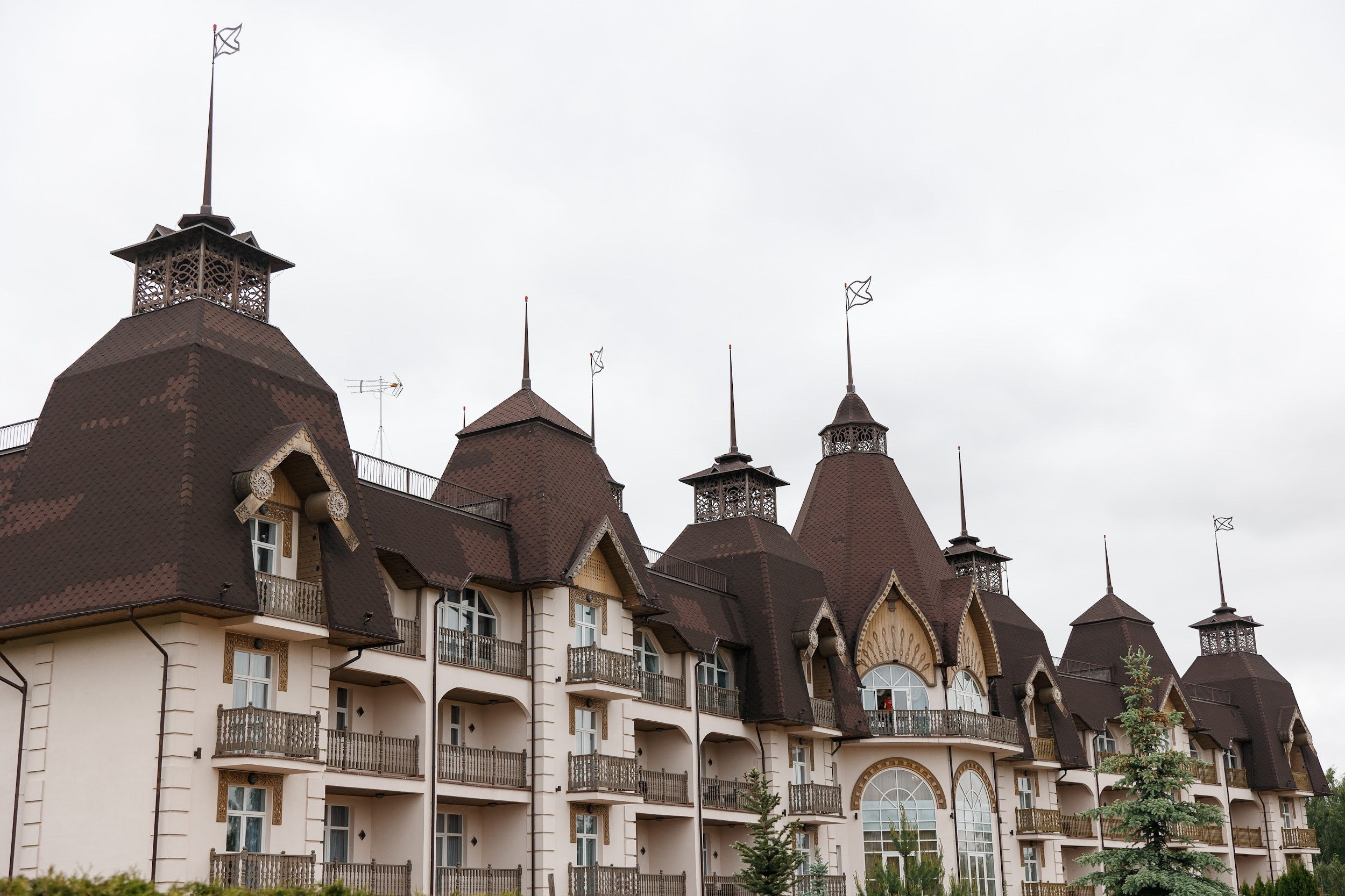 Свадьба в парк-отеле Орловский. Kirillova Studio — мастерская декора и событий Юли Кирилловой