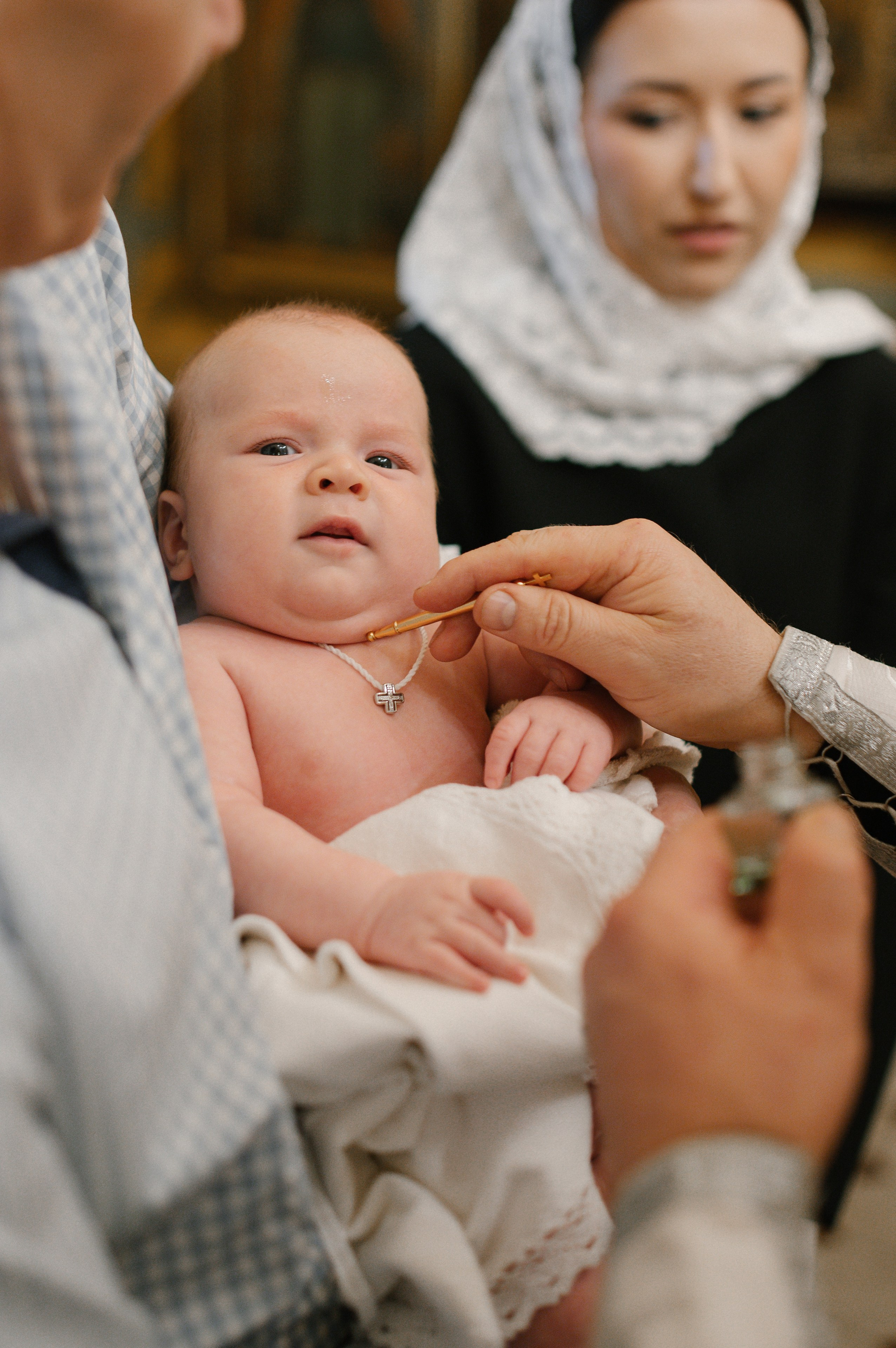 Крещение в Храме Воздвижения Креста Господня в Алтуфьеве. Семейный и свадебный фотограф в Москве Татьяна Николаева