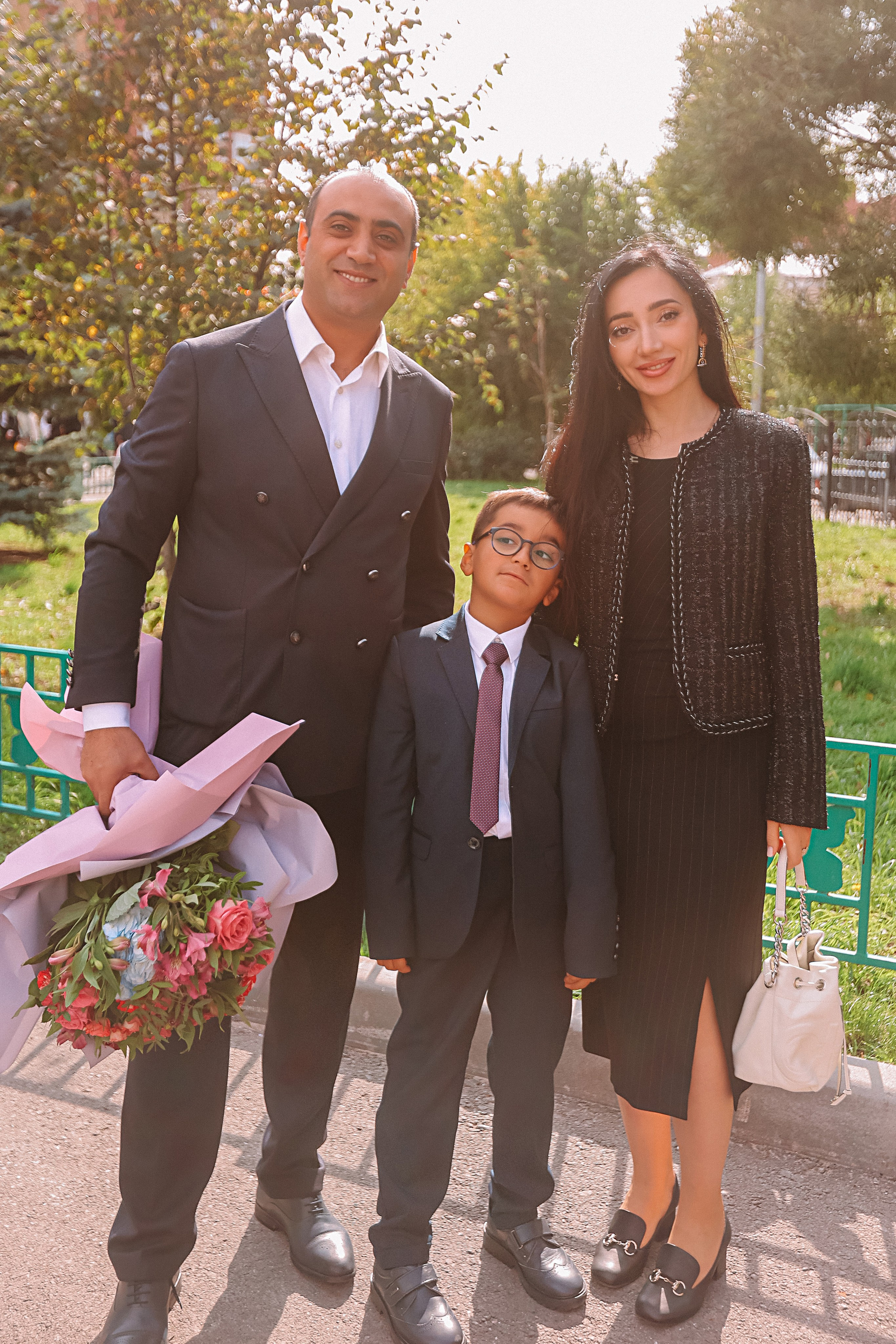 1 сентября линейка+кл час+портреты. Семейный фотограф Тюмень, фотограф на роды Салмина Мария