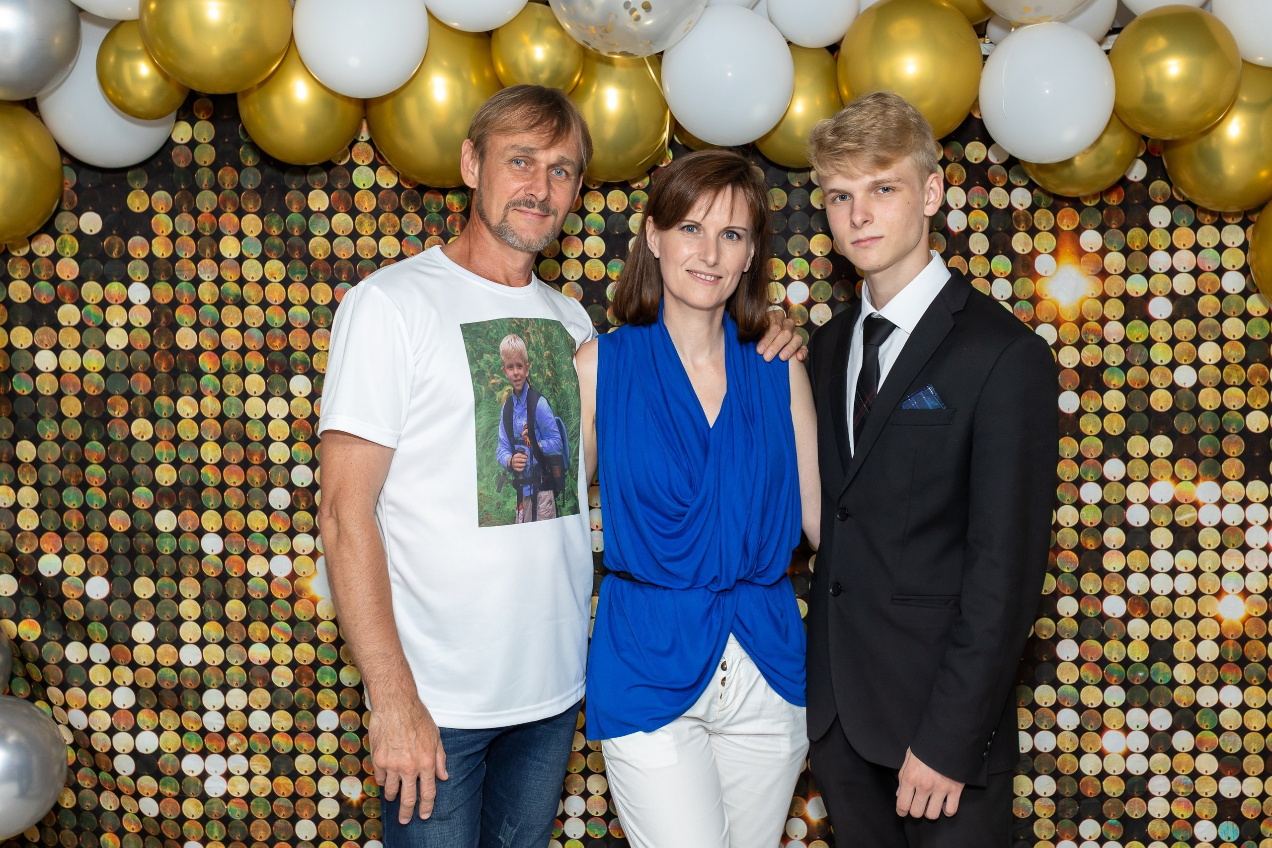 Вручение аттестата и выпускной вечер. Выпускные альбомы Майкоп, Краснодар Елена Золотарева