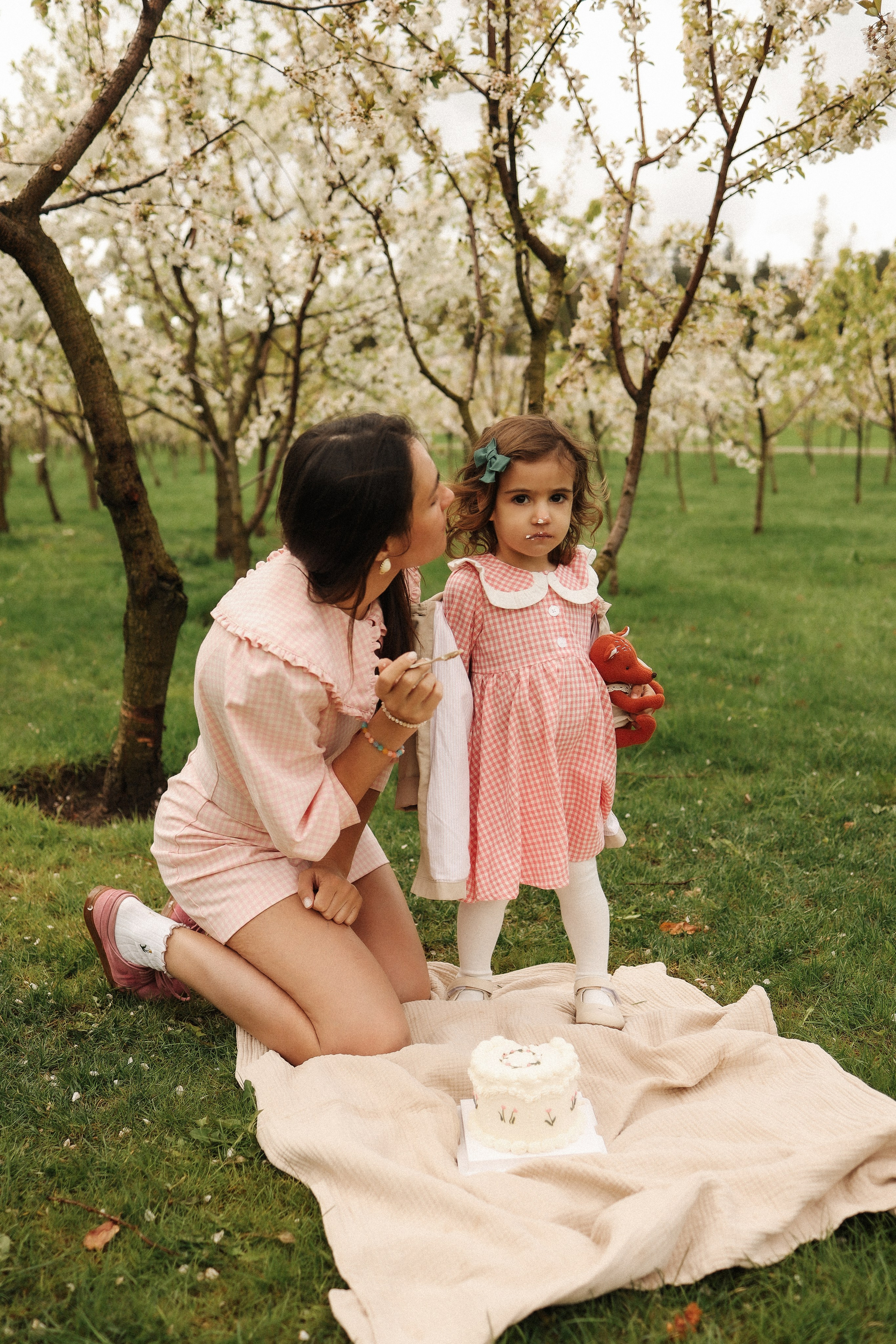 День рождения в цветущем саду. Семейный и lovestory фотограф в Москве Светлана Коняхина