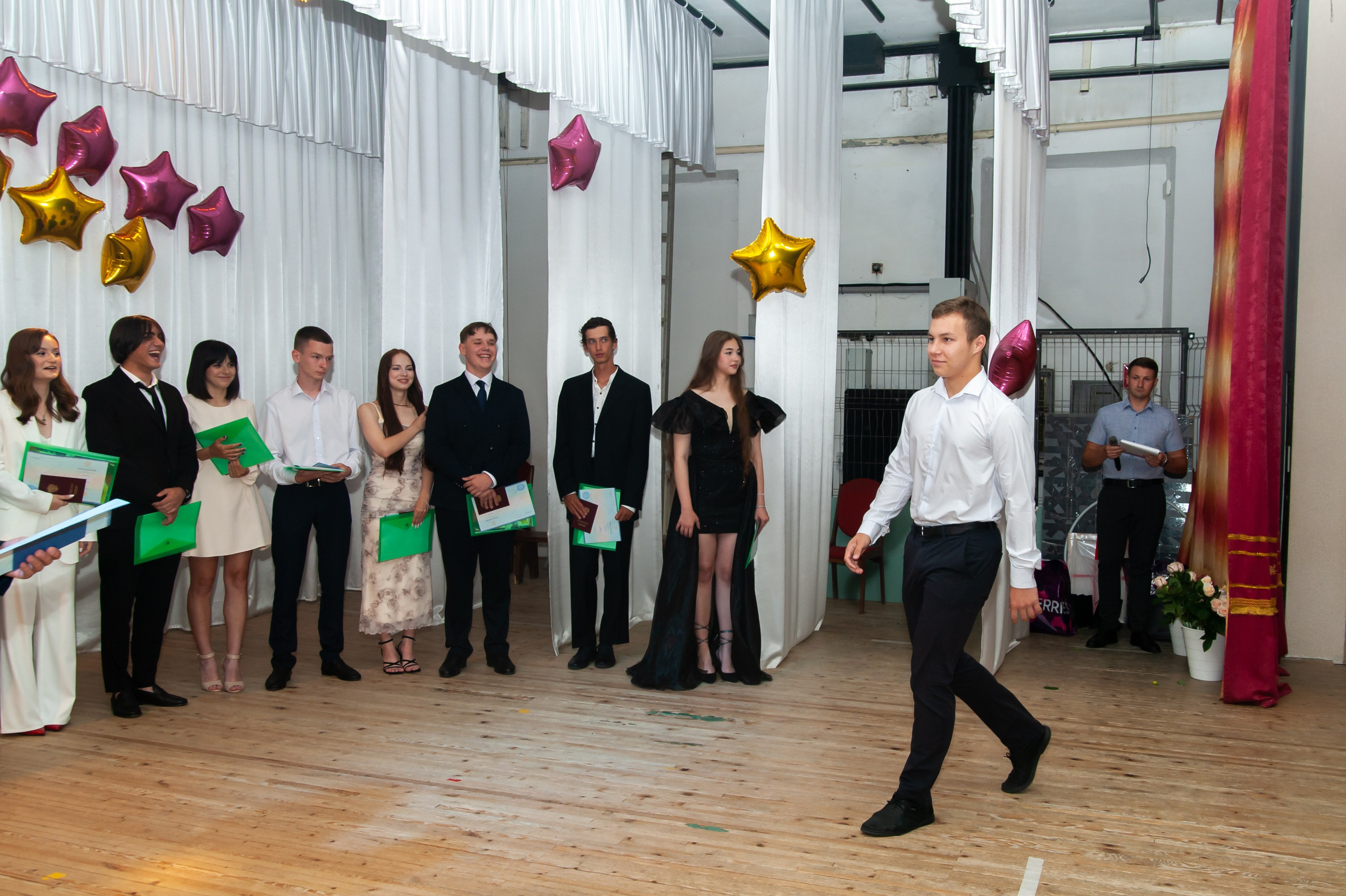 Выпускной МАОУ СОШ № 17 им. Эдуарда Есаяна. Свадебный и семейный фотограф Денис Лукьянов в Краснодаре, Краснодарском крае и Республике Крым