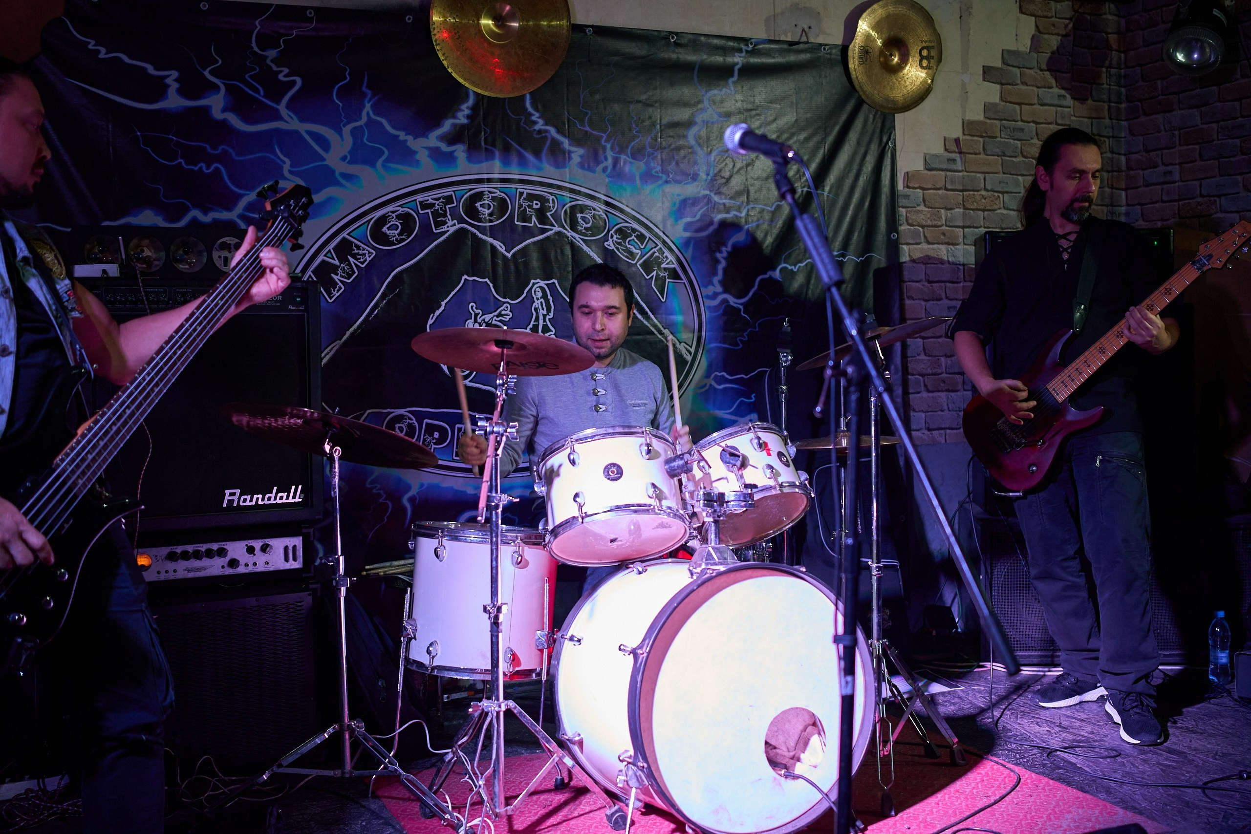 Концерт Фаворит/Омут/Альвхейм в Мичуринске (18.10.2025). Фотографирует красивое Денис Горностаев