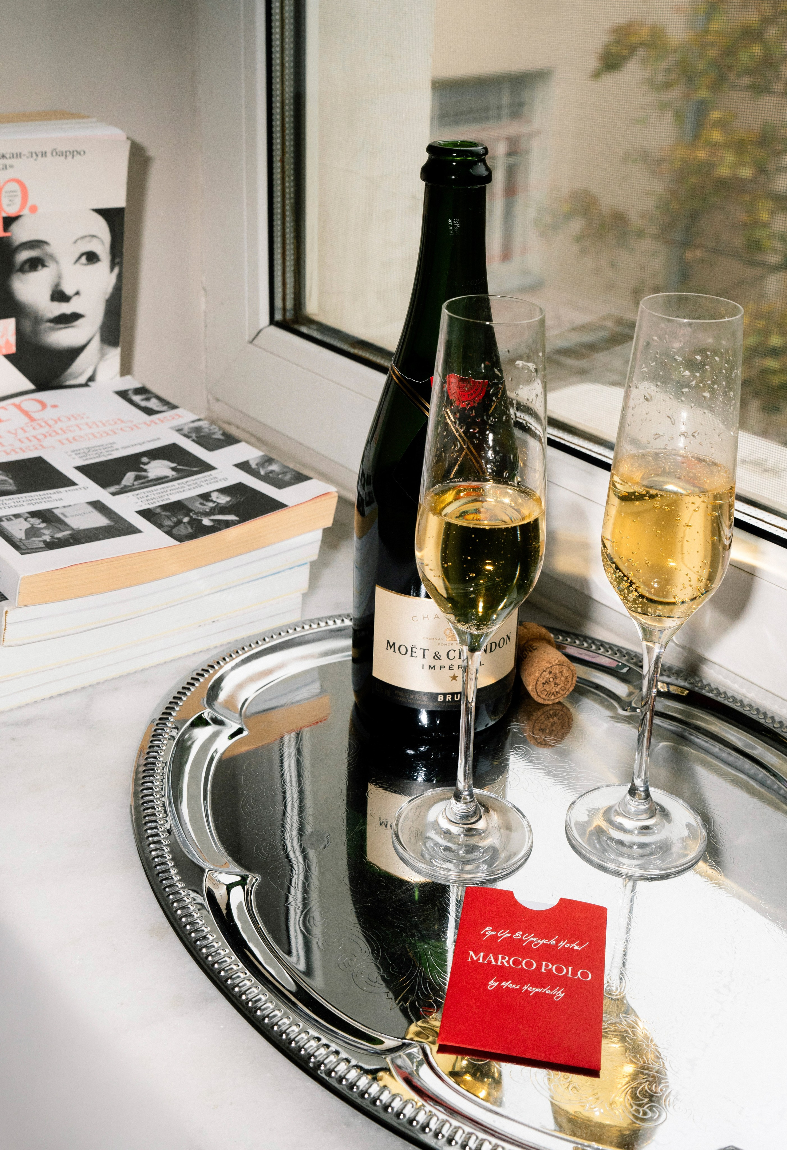 Иван и Рума. Москва. Сборы в отеле Marco Polo и роспись в особняке Спиридонова. Свадебный фотограф Катерина Чулкова