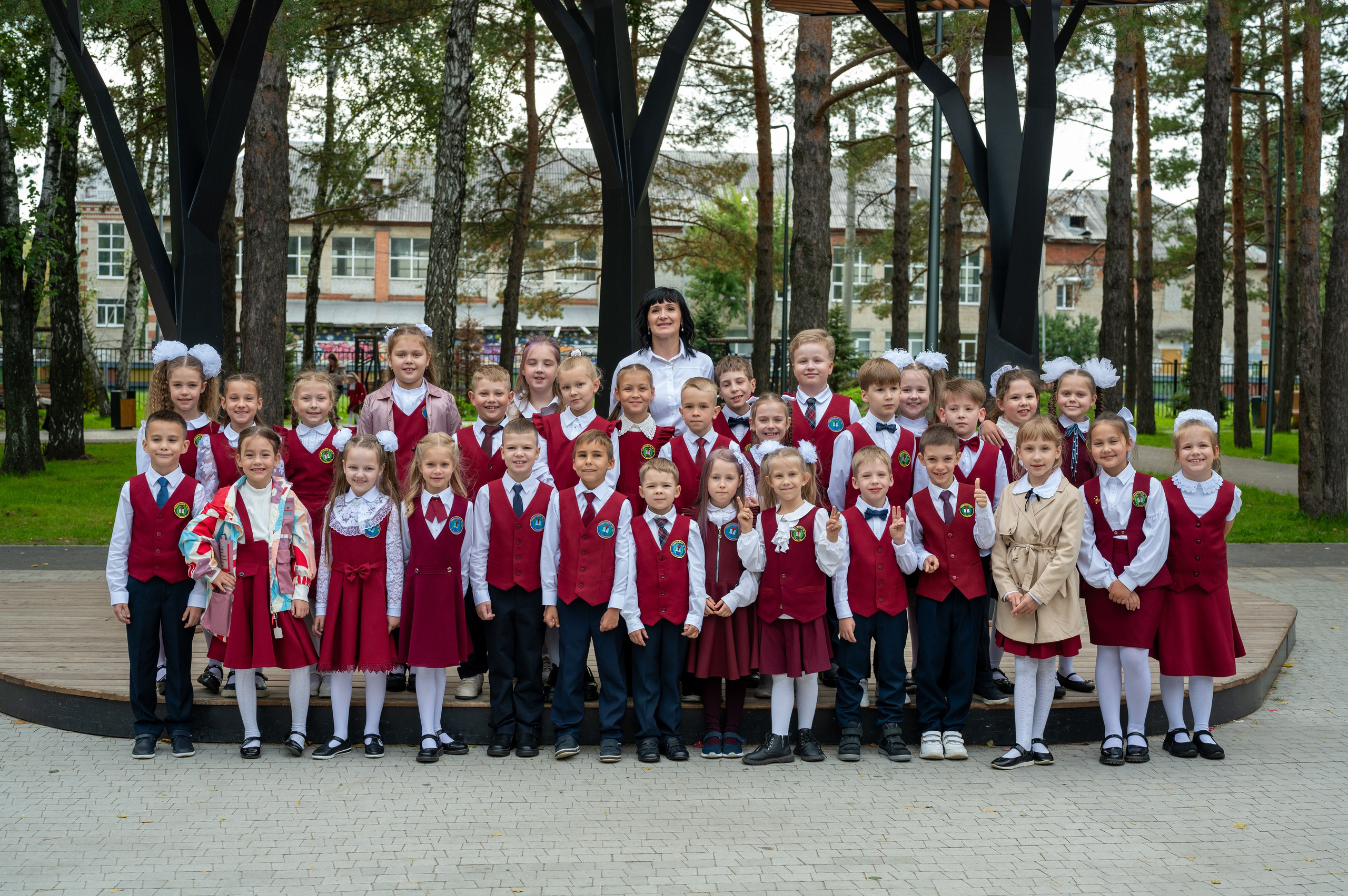 1 сентября 16 гимназия 2 класс (линейка + в классе+ на улице). Фотограф новорожденных, семейный детский в Тюмени Татьяна Морозова