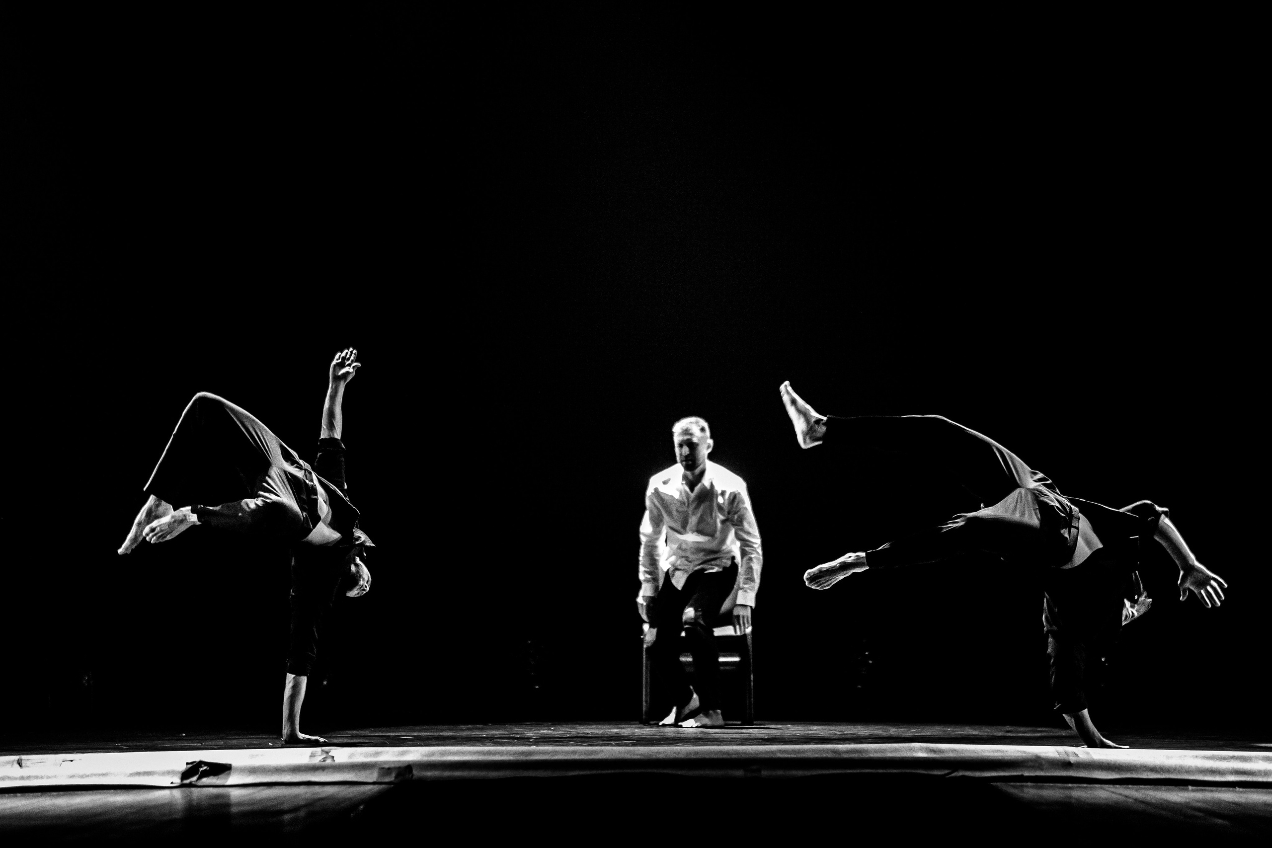 Шоу «Под дождём» 03 / 2025. ФОТОГРАФ ЕКАТЕРИНБУРГ