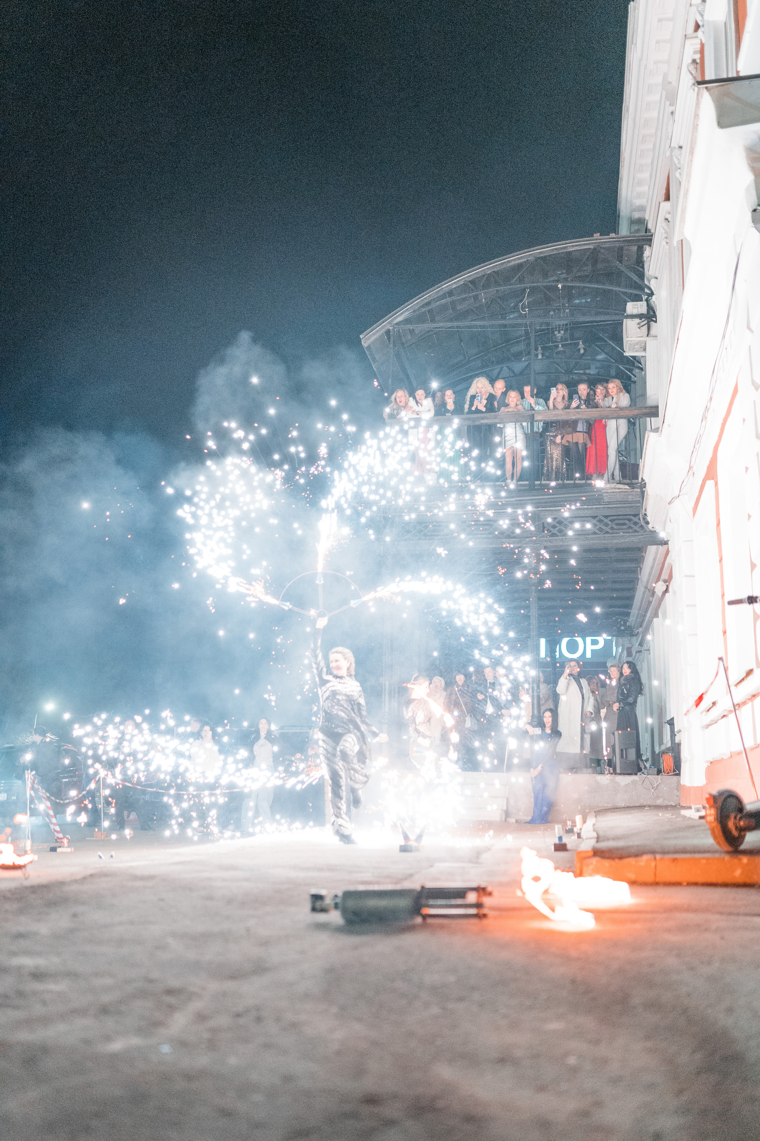 VIP Show 3 артиста 35000 руб. Огненно-пиротехническое шоу, салюты, пиротехника на ваш праздник!