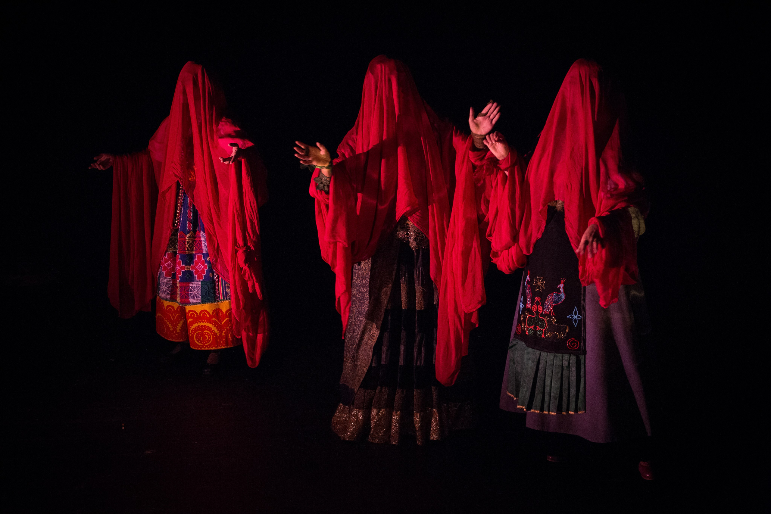 Театр. Sasha Ivanov — Documentary photographer