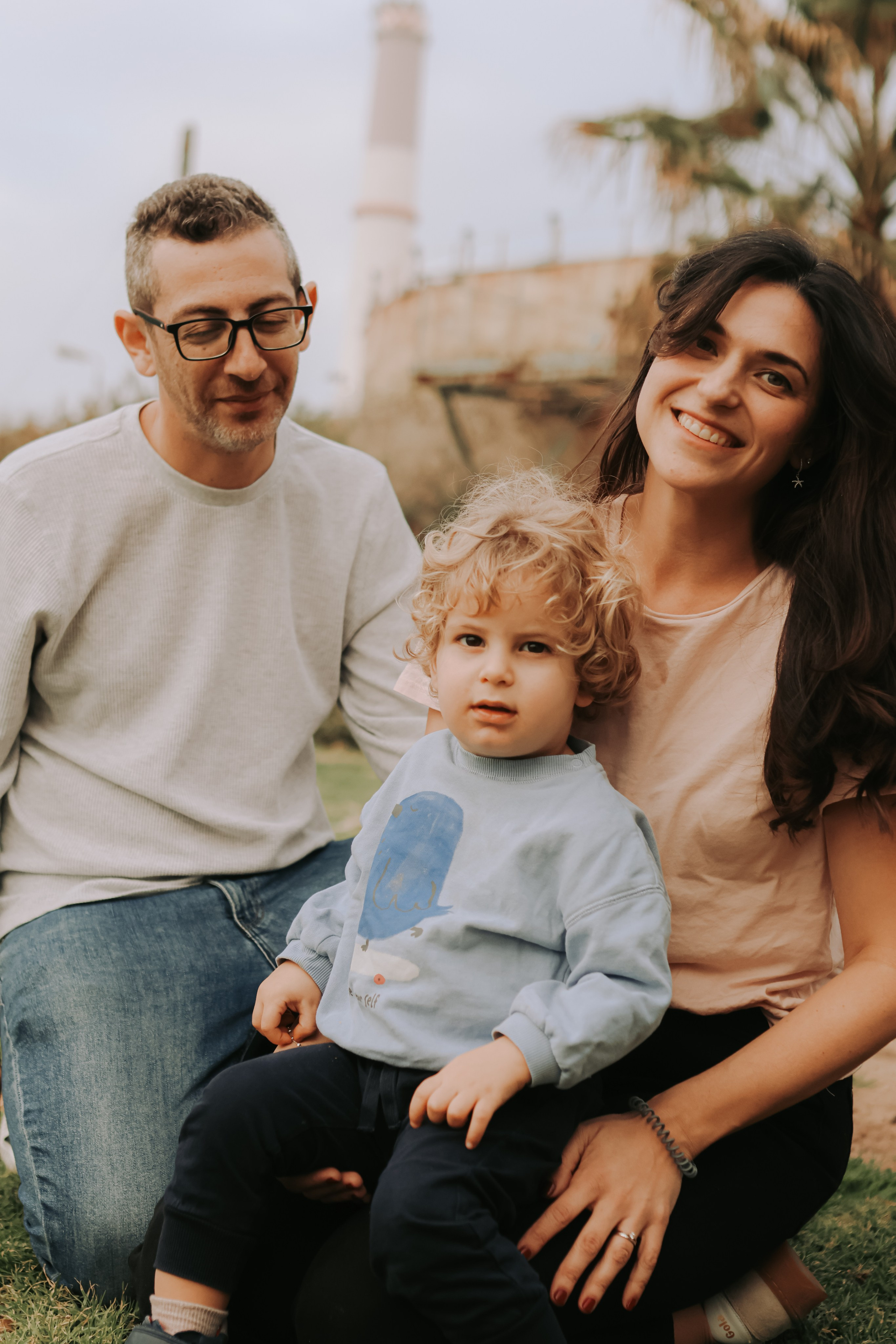 Eithan's family, Tel Aviv | February 2026. Photographer in Israel Alice Milchin