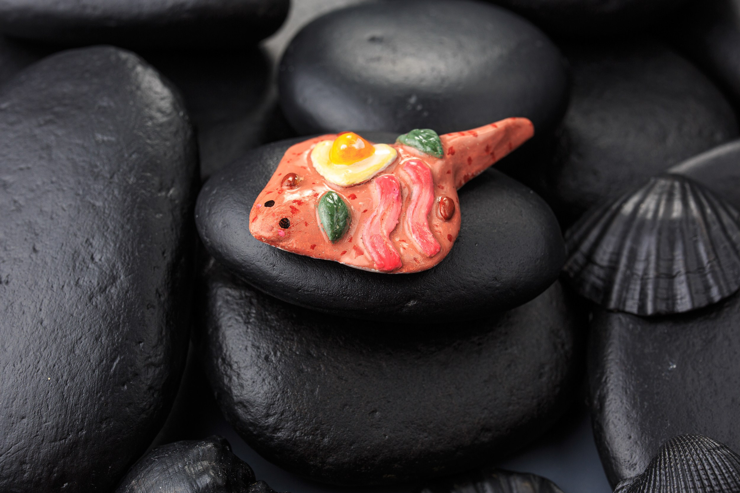 Значки и брошки. Творческая мастерская MimikaShop в г. Анапа