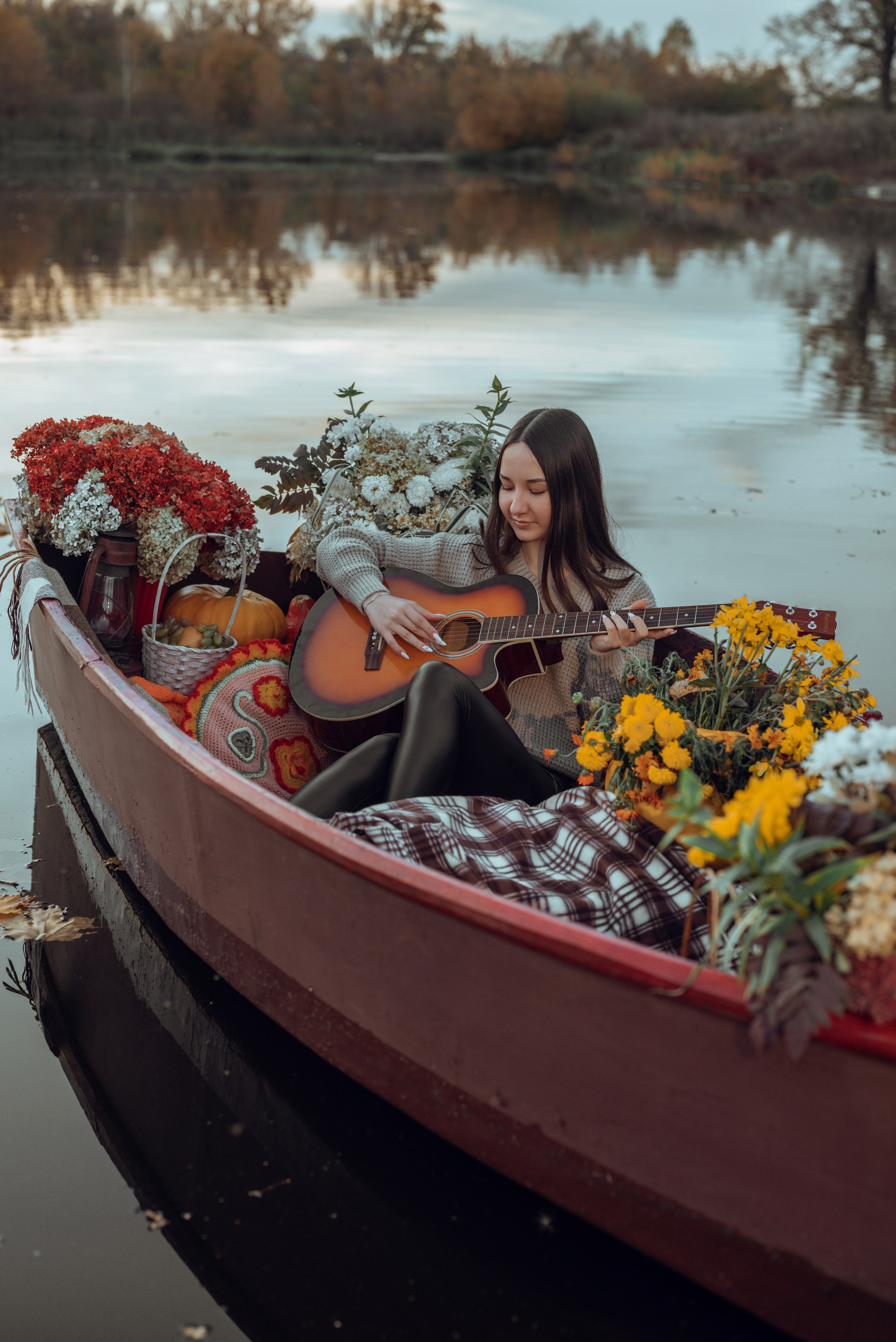 Фотопроект с осенней лодкой. Фотограф в городе Салават