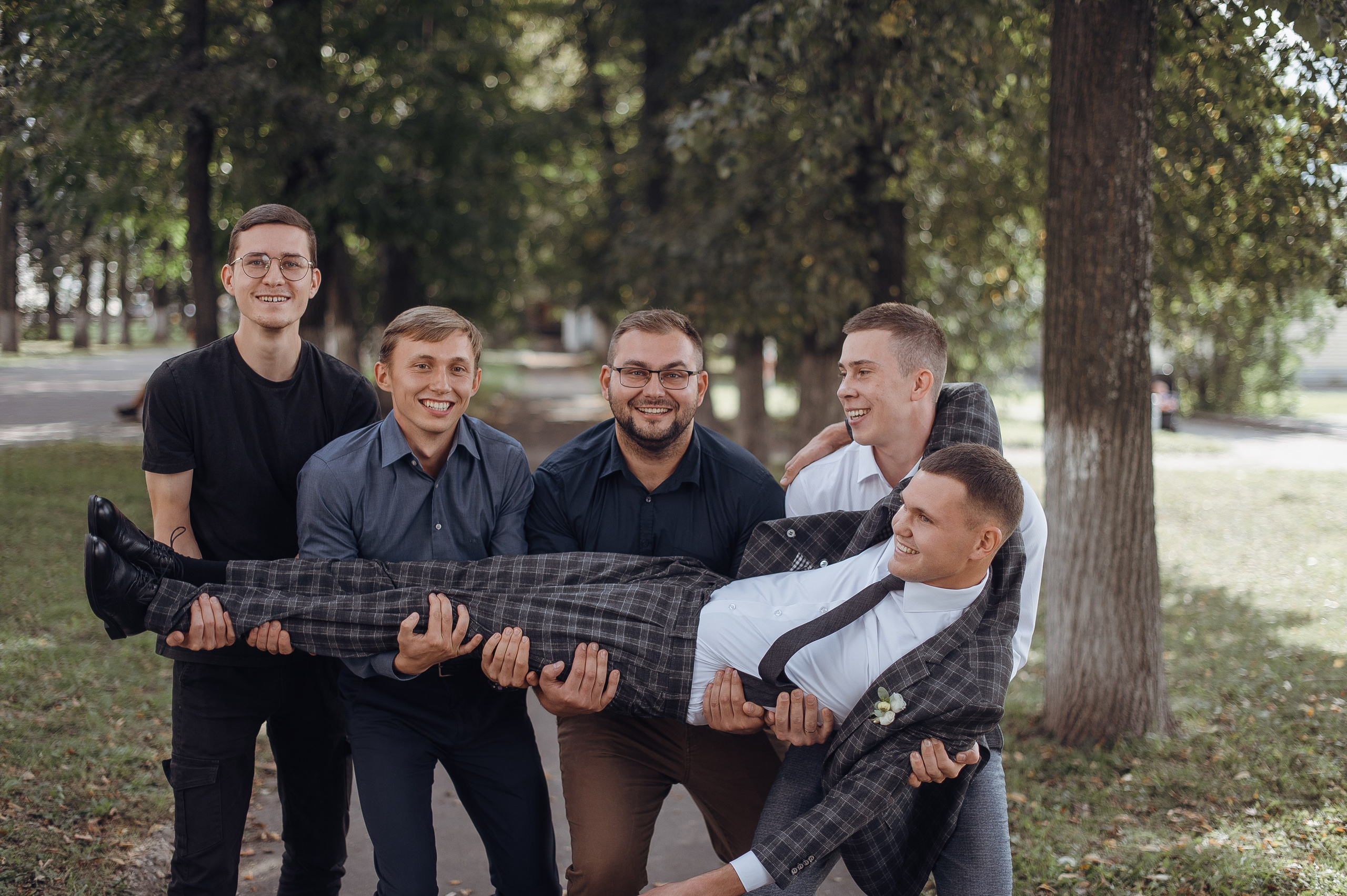 Тёплым осенним днём Николай и Наталья. Свадебный фотограф в Ярославле Денис Медоваров