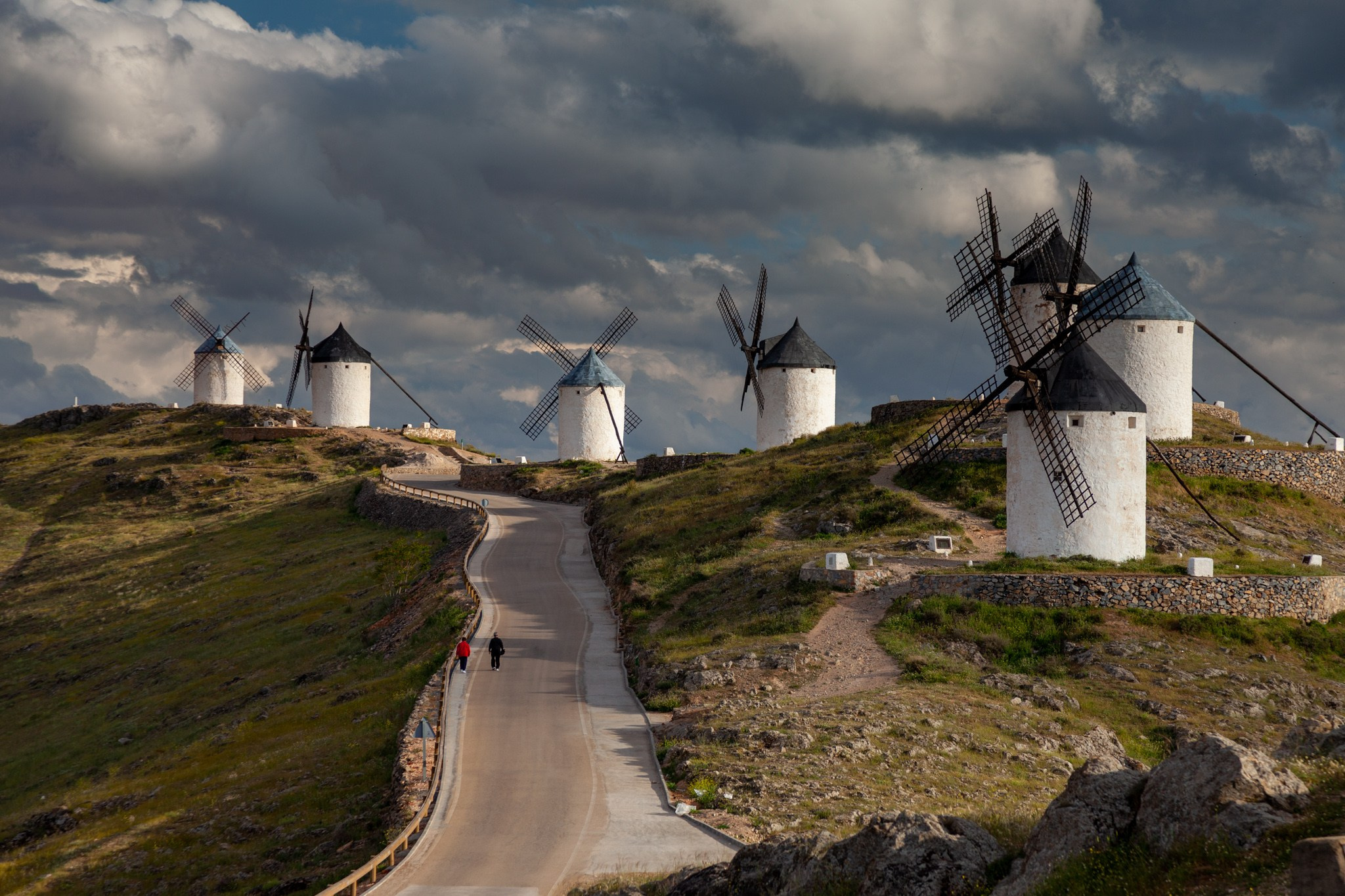 Consuegra España Molinos de viento de Don Quijote en la provincia de Toledo, Испания 2010. Фотограф Василий Буланов