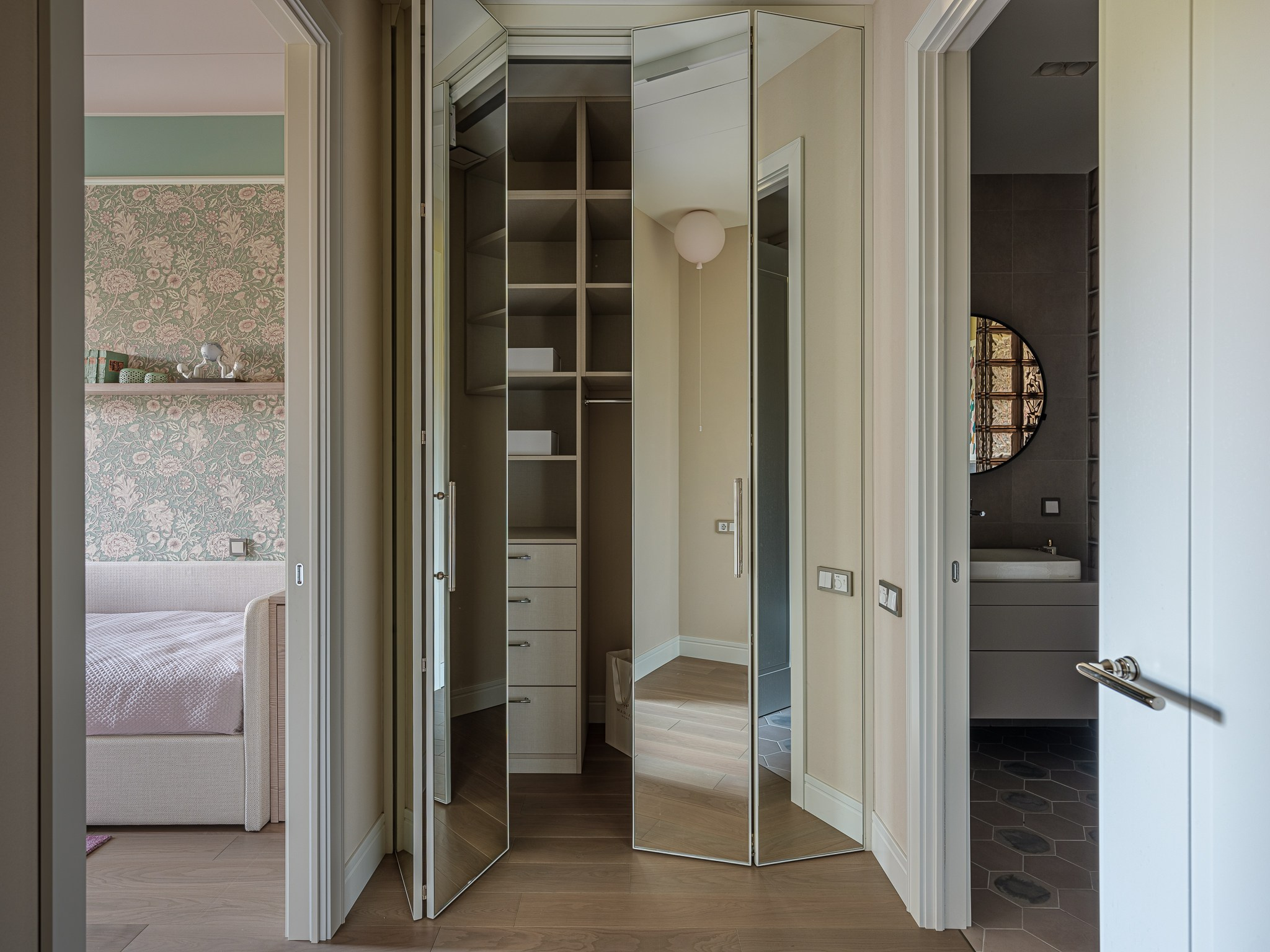 Квартира: дизайн Екатерина Митрошина, Анна Оробинская и Наталья Боник, съемка для Трио-интерьер. Фотограф Василий Буланов