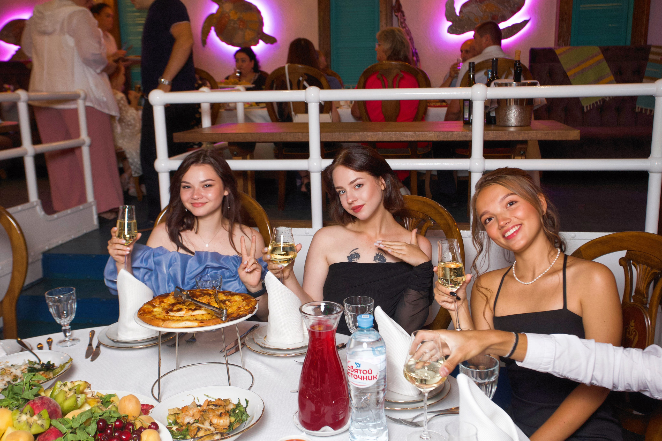 ВЫПУСКНОЙ «КОКОМО» 27.06.24. Репортажный фотограф Анапа