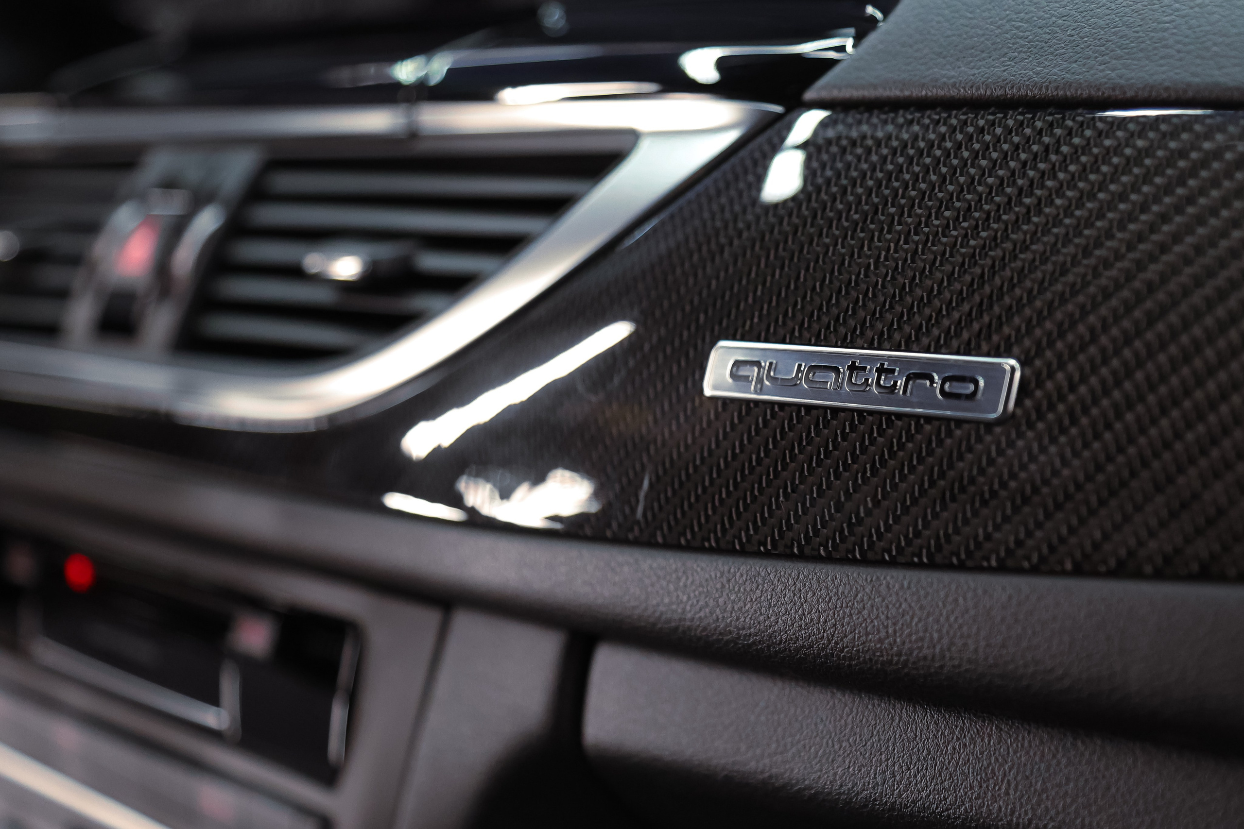 2017 AUDI RS6. Mixturecaptures