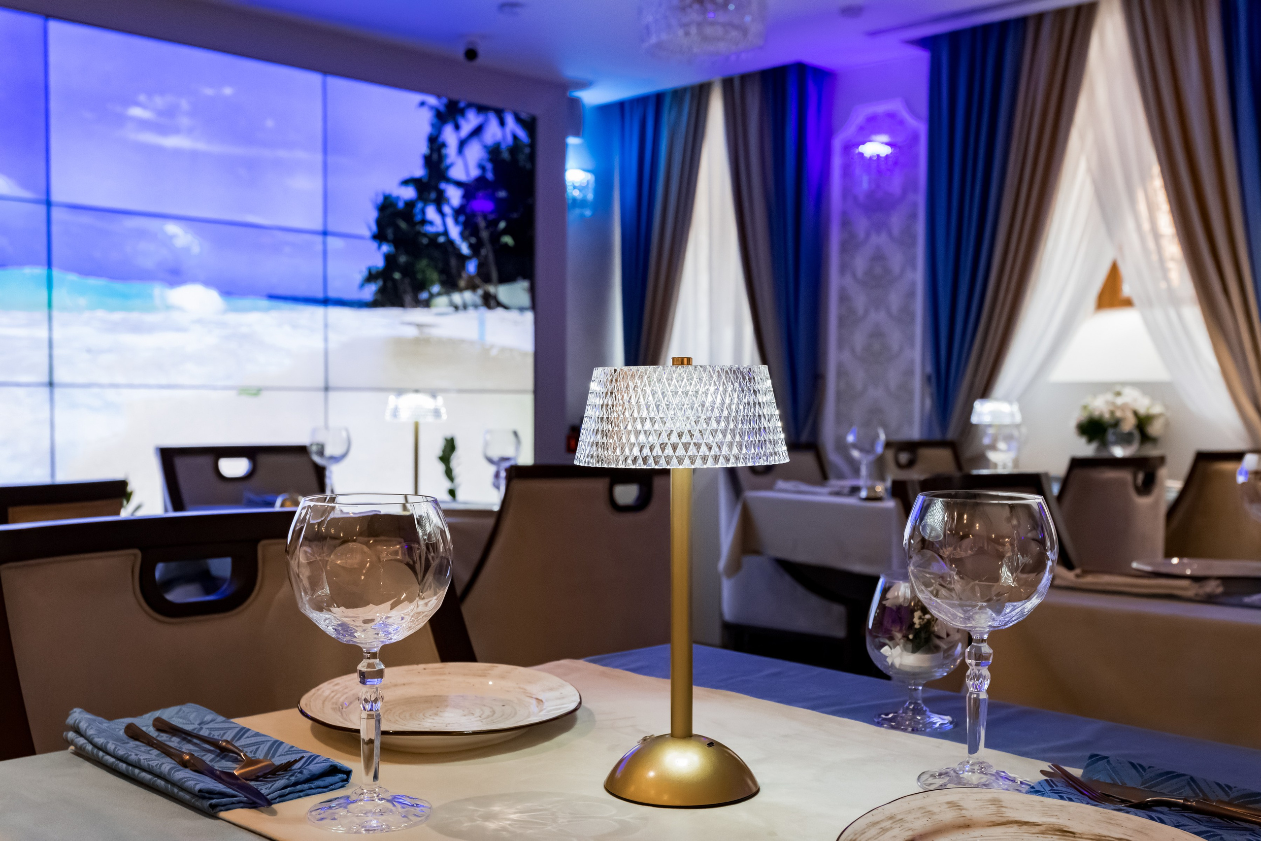 Фотосъемка для ресторана Волшебная арфа. Интерьеры, Контент, Портреты | Фотограф в Москве Дани Терно