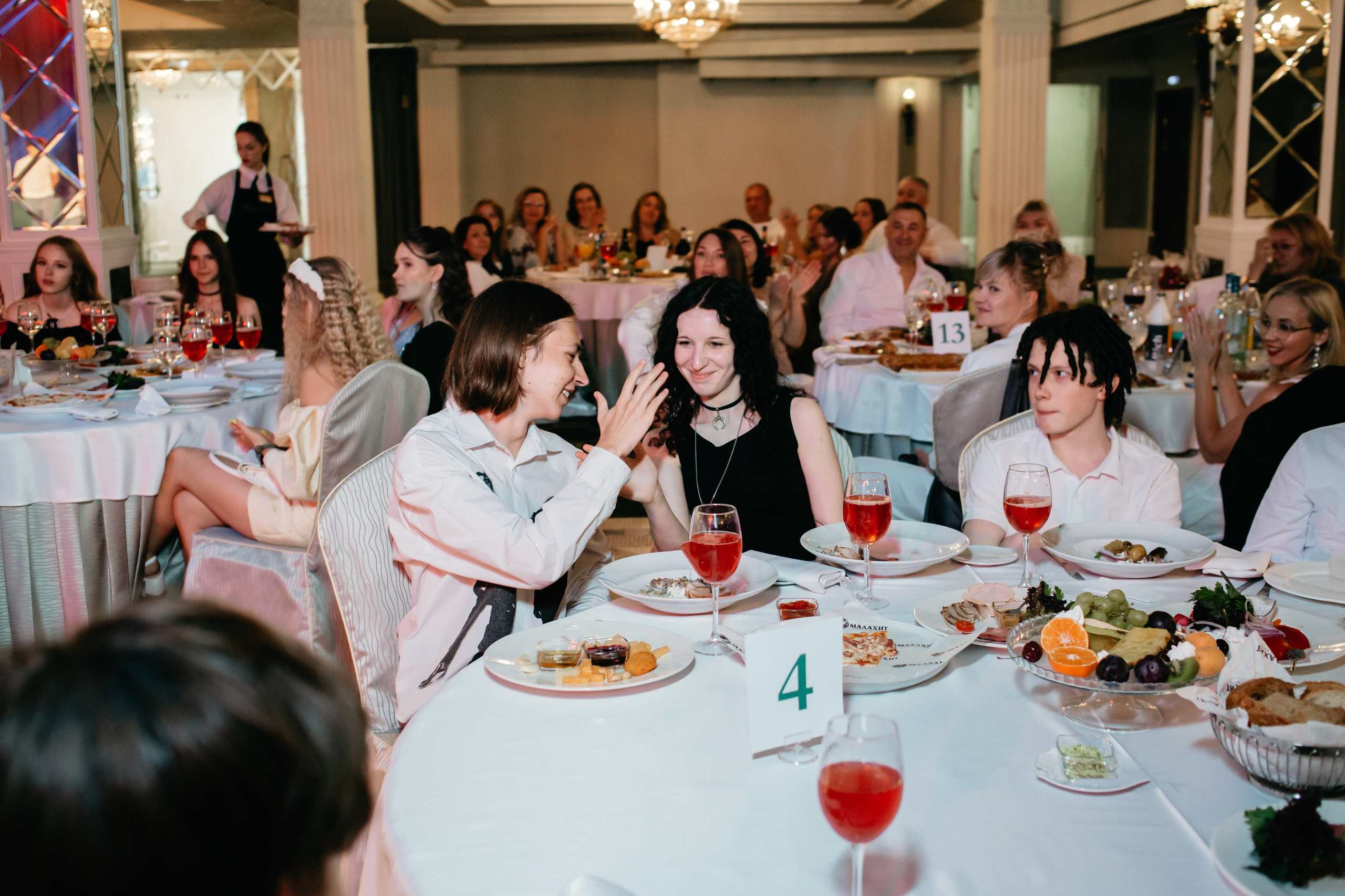 Выпускной 2025 (9класс) 124 школа. Фотограф в Челябинске Ополихина Анна