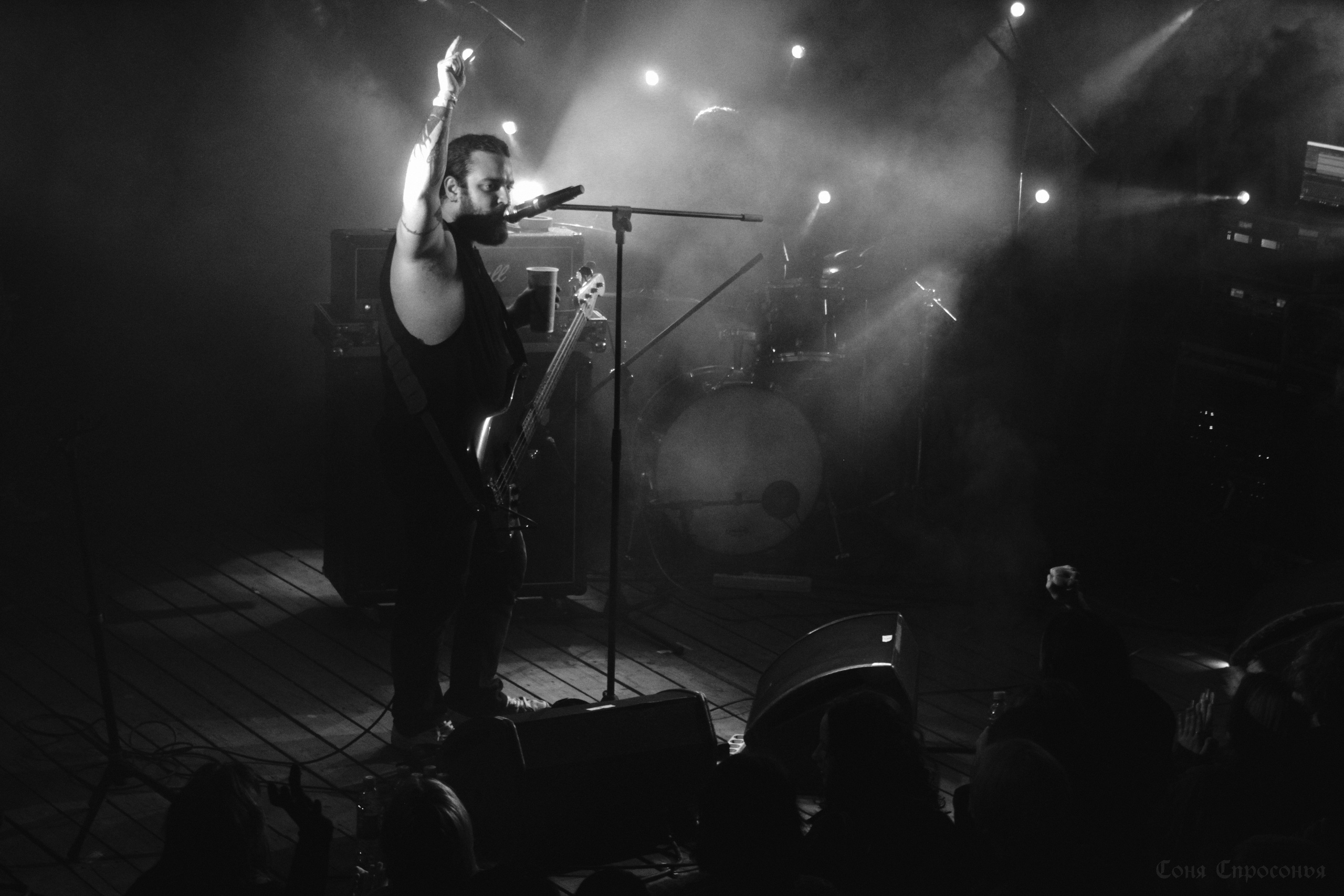 Синестетик 26.08.23. Концертный и портретный фотограф в Москве Соня Спросонья