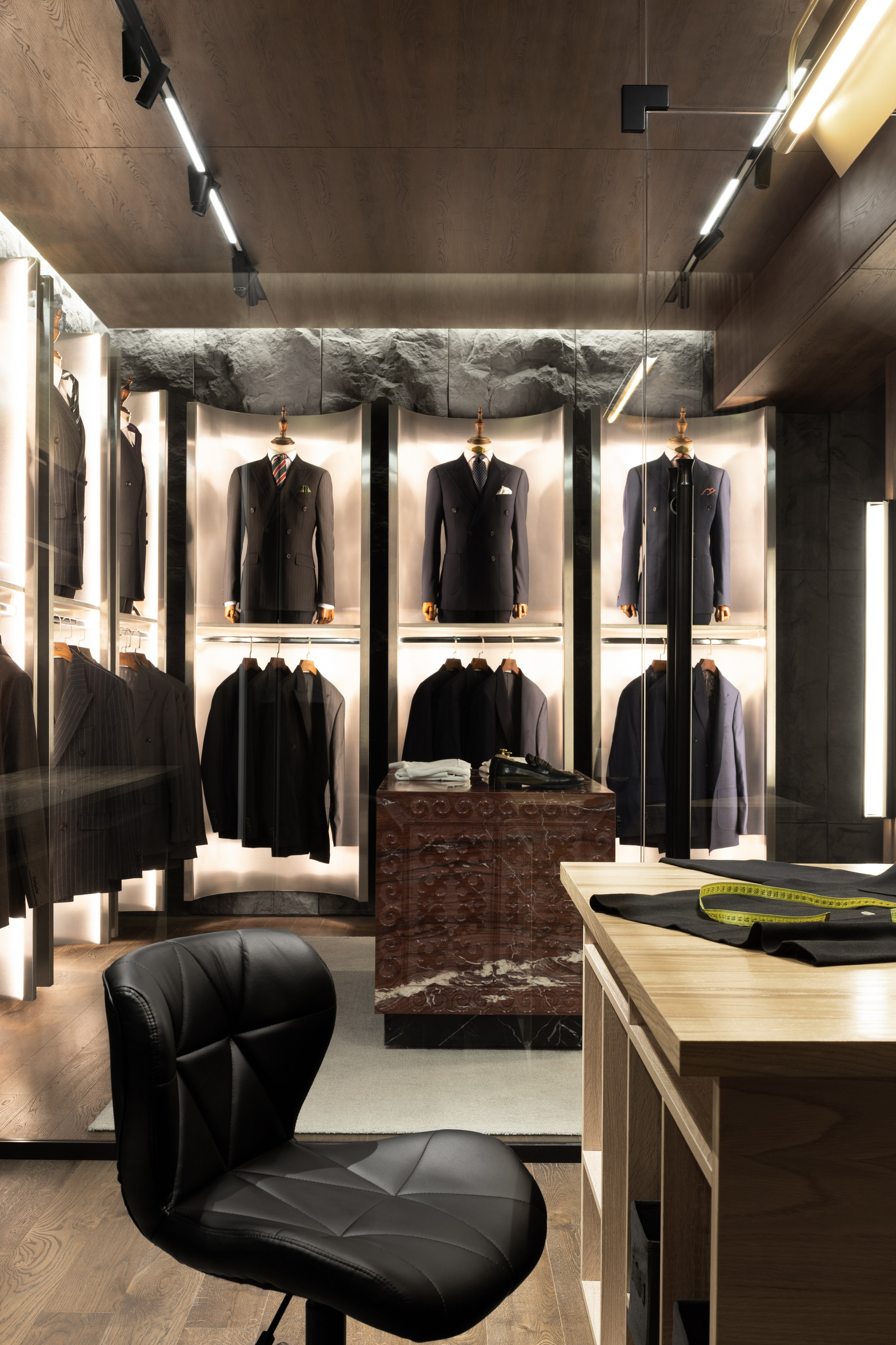 Магазин мужской одежды SHOQAN. Roman Yakunin — interior photographer in Almaty, Kazakhstan