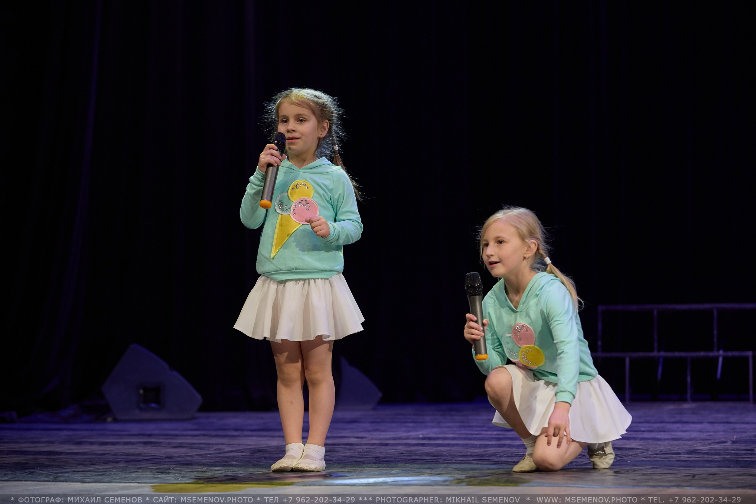 Концерт «Веселая семейка». Photographer for business Mikhail Semenov. Aqua photo studio, photo school