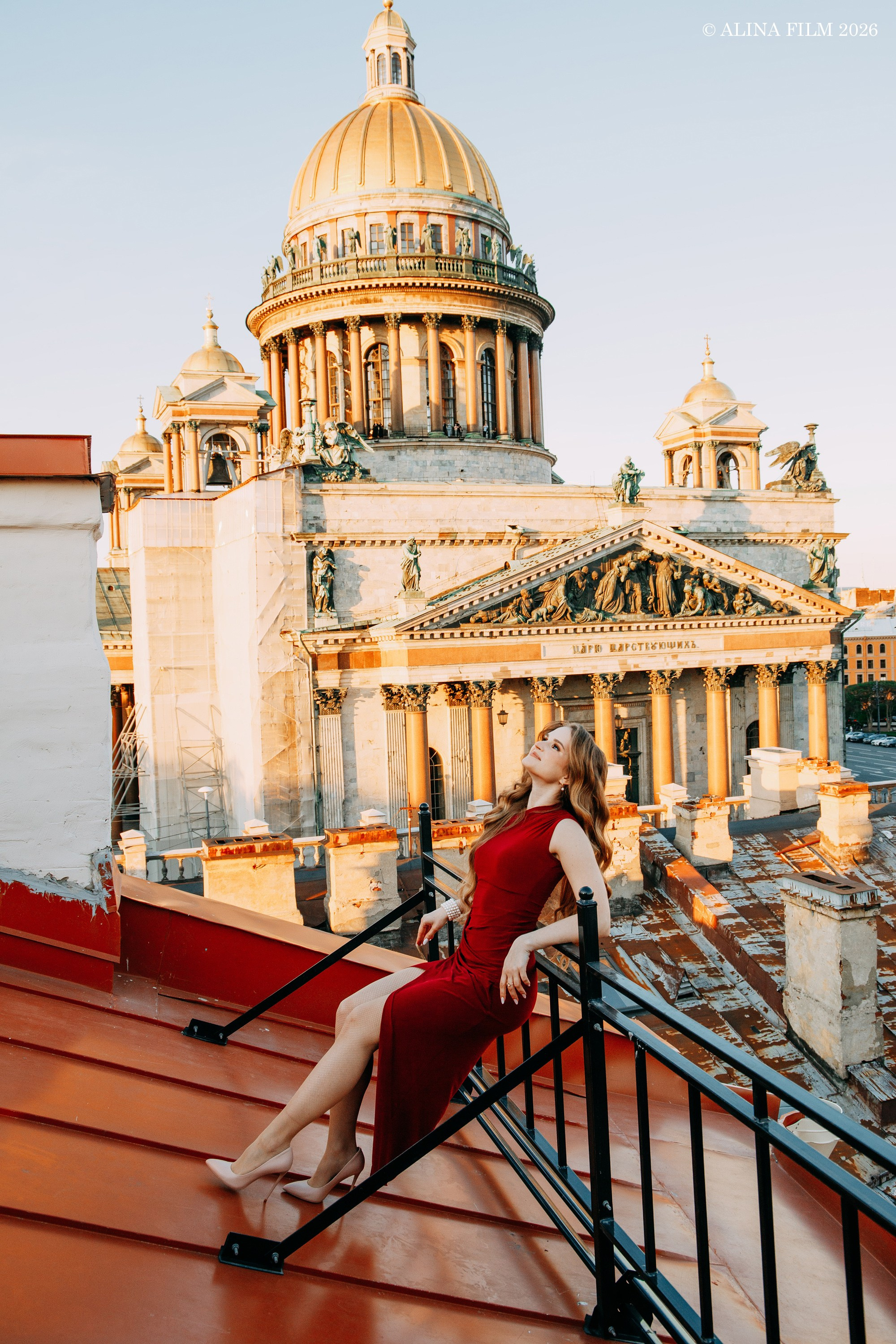 Фотосессия на крыше с видом на Исаакиевский собор. Фотограф в Санкт-Петербурге Alina Film
