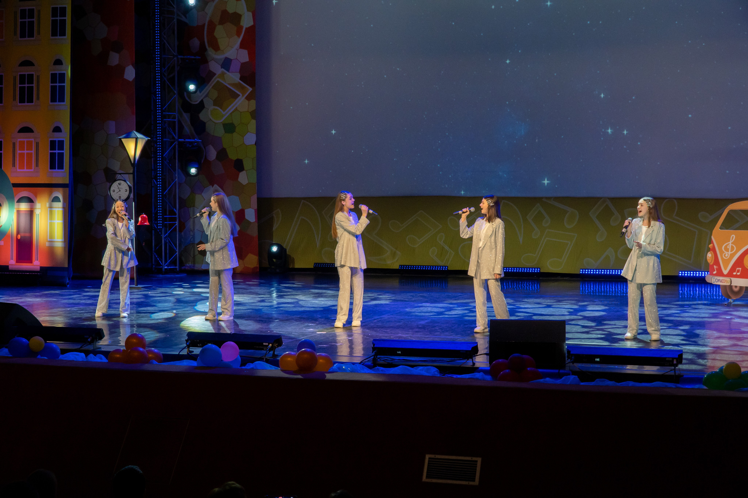 Съёмка концерта для Домисольки, большой концертный зал Космос. «Студия DRONAVT`s» — видеосъёмка и фотография г. Москва