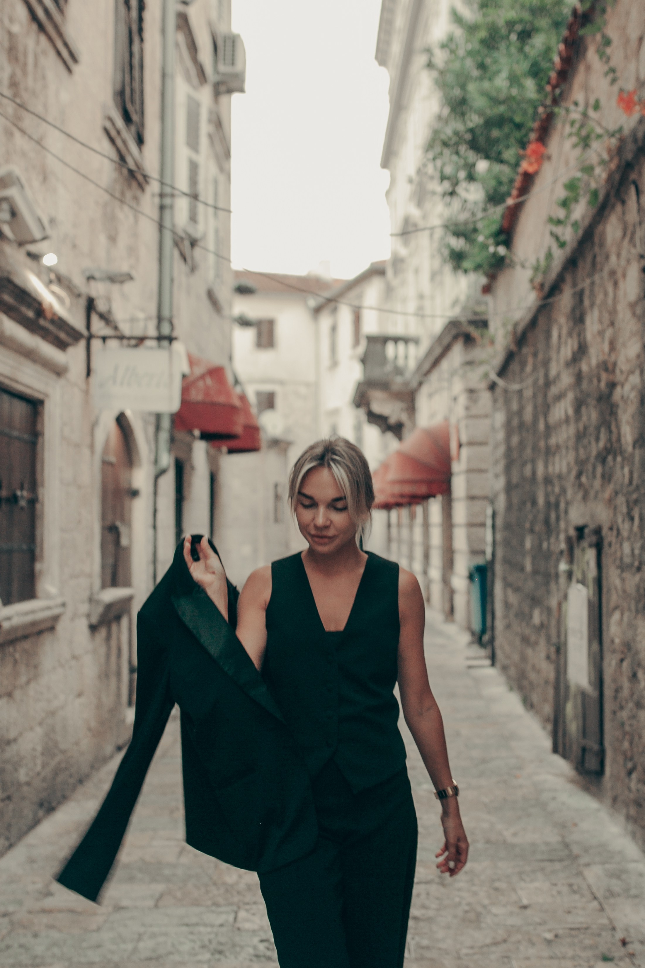 ИРА И КОТОР. Family, Women & Couples Photographer in Budva, Kotor, Herceg Novi, Perast & Coastal Montenegro