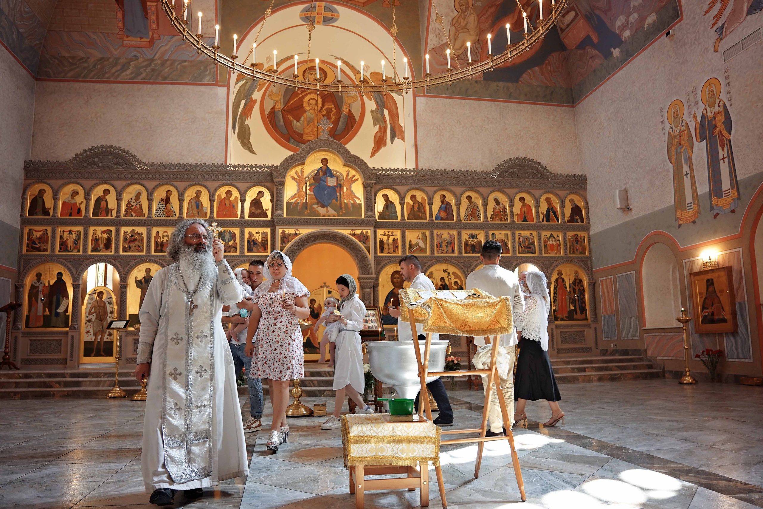 Съемка Таинства Крещения в храме Живоначальной Троицы в Троицке