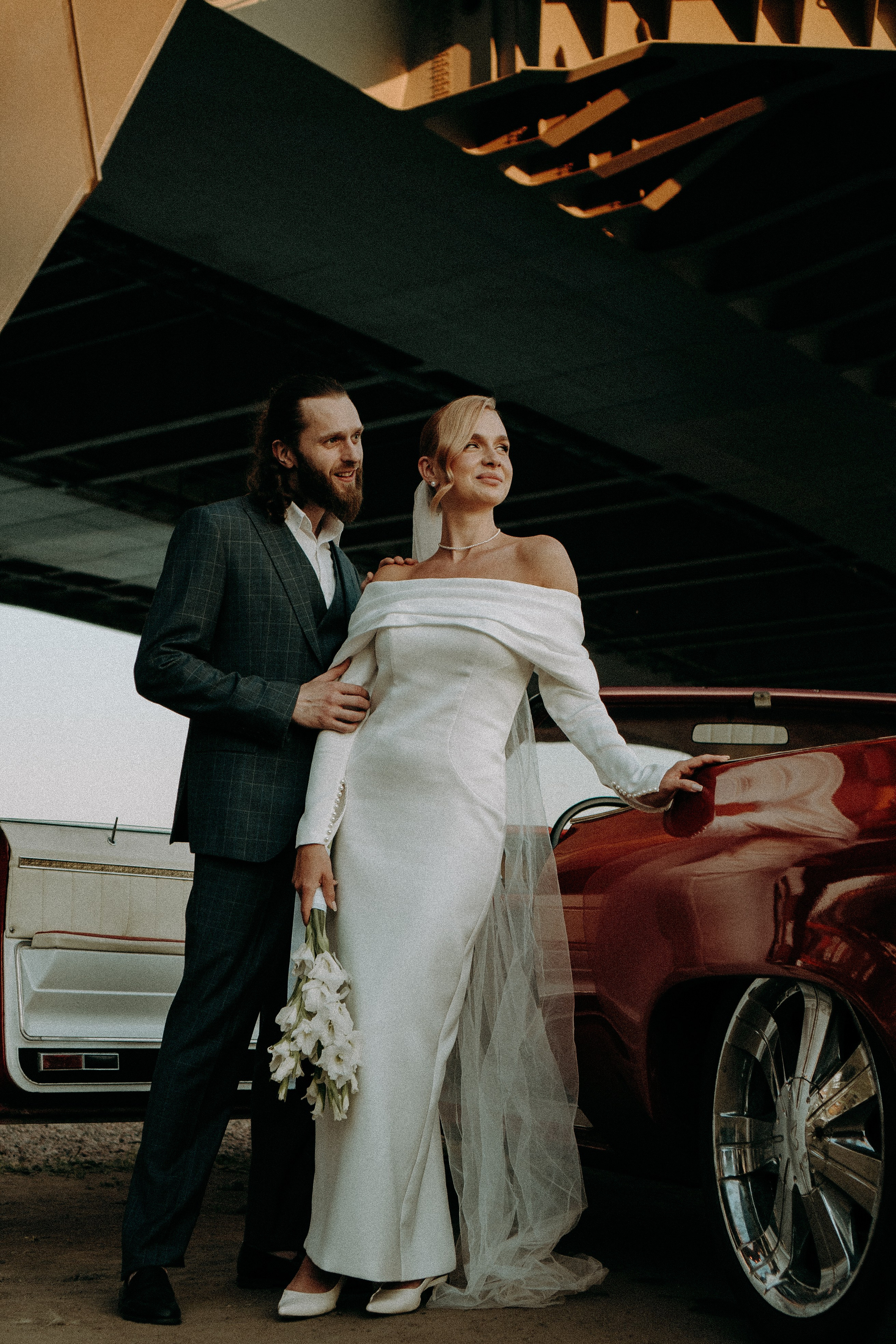 СВАДЕБНАЯ СЬЕМКА ВОЗЛЕ МСОТА БЕТАНКУРА НА КАБРИОЛЕТЕ. Профессиональный фотограф, Санкт-Петербург — Виктория Богомолова