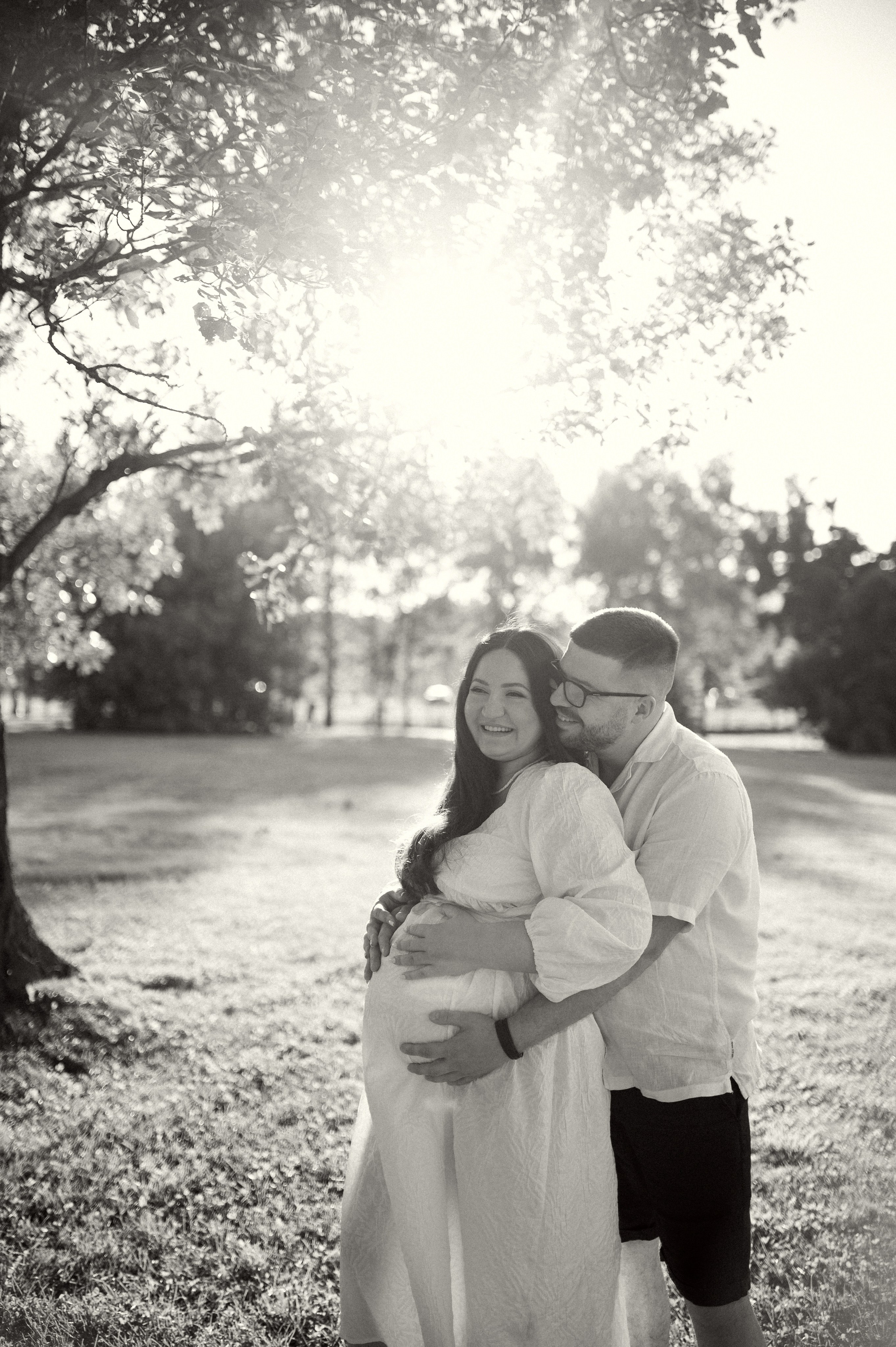 Фотосессия беременности на природе в парке Москвы. Семейная фотосессия Бутово Москва фотограф Алина Морщагина