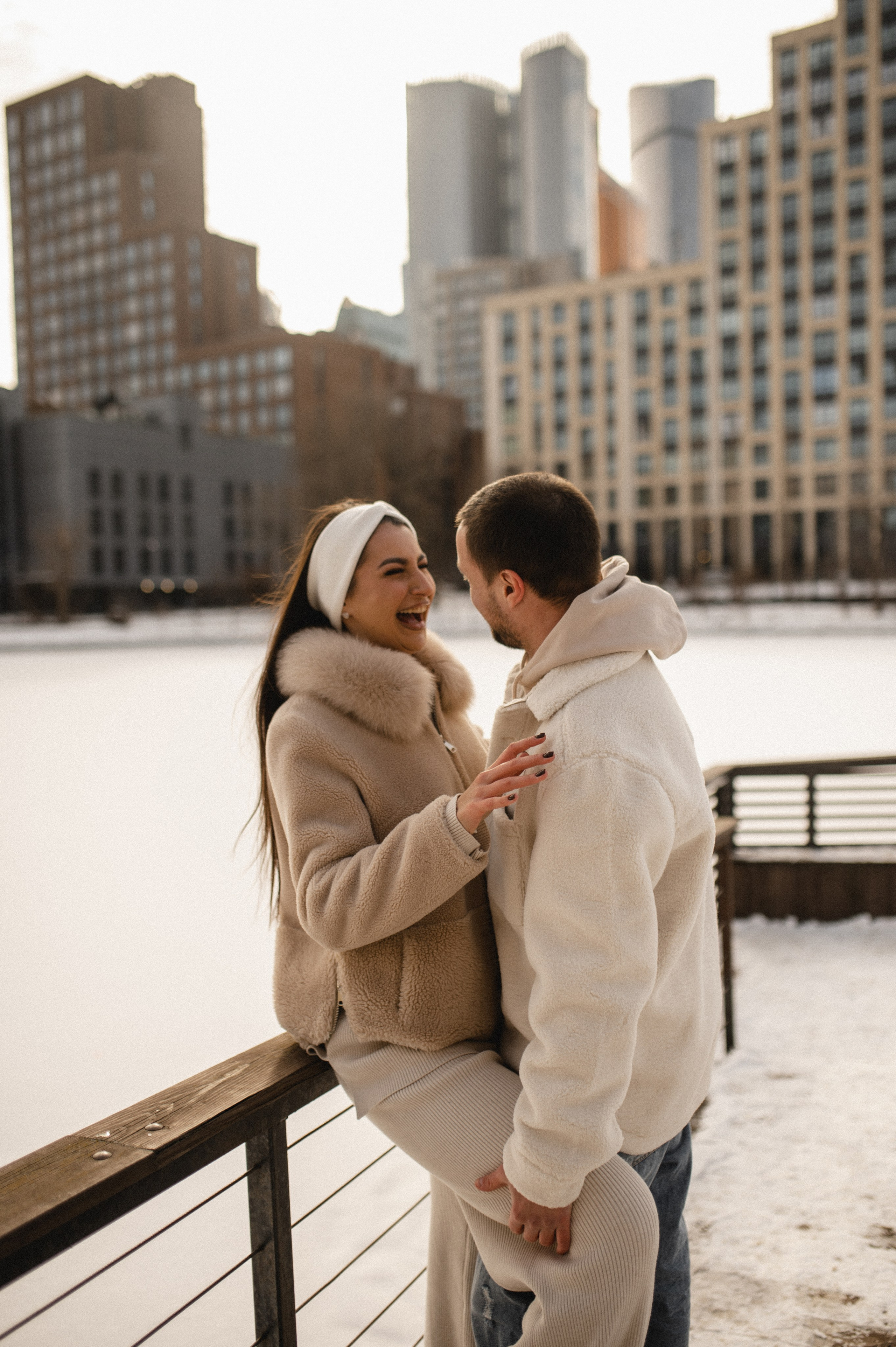 Лавстори стрит фотосессия в зимней Москве. Семейная фотосессия Бутово Москва фотограф Алина Морщагина