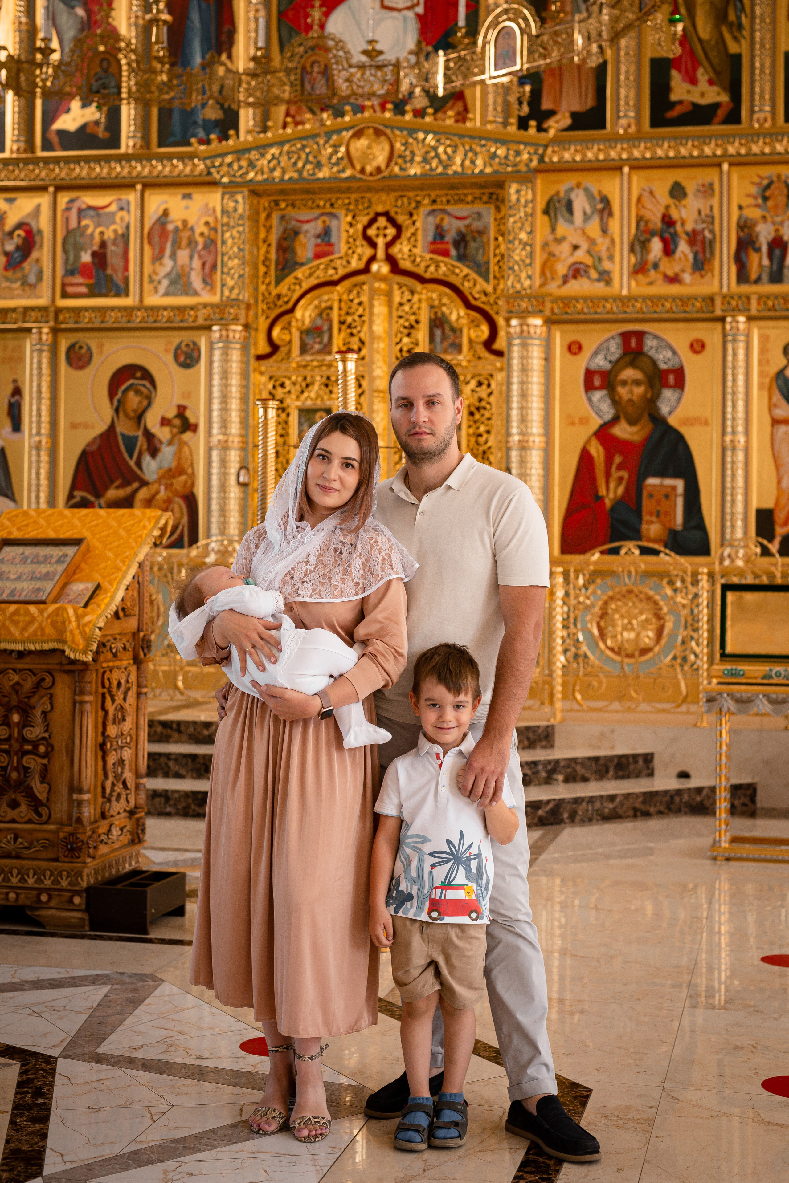 Виктория. Крещение сына. Отбасылық фотограф Алена Шаталова