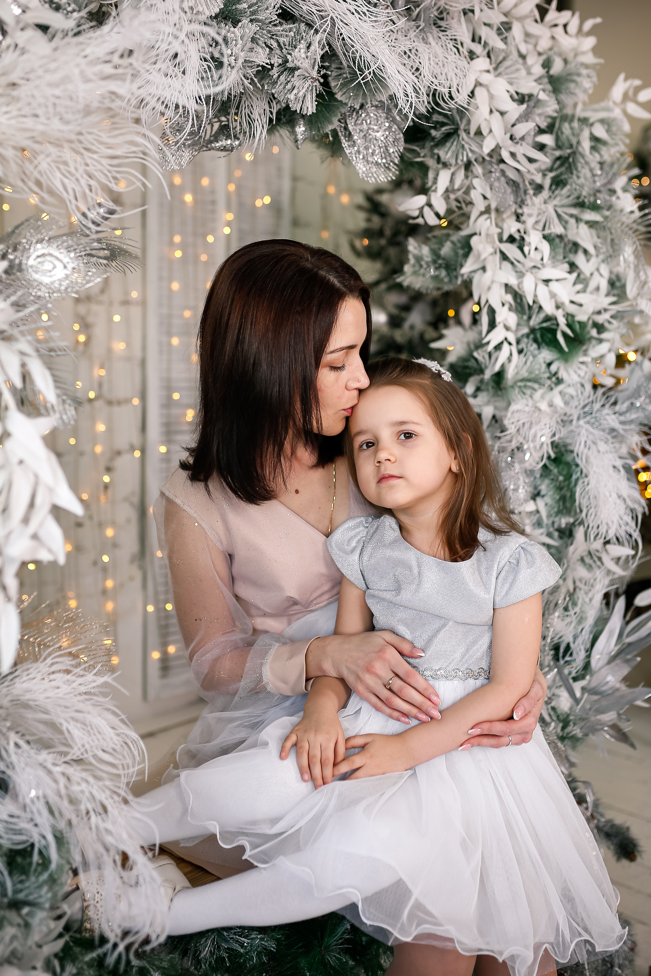 Мама и дочь. Съемка в студии. Отбасылық фотограф Алена Шаталова