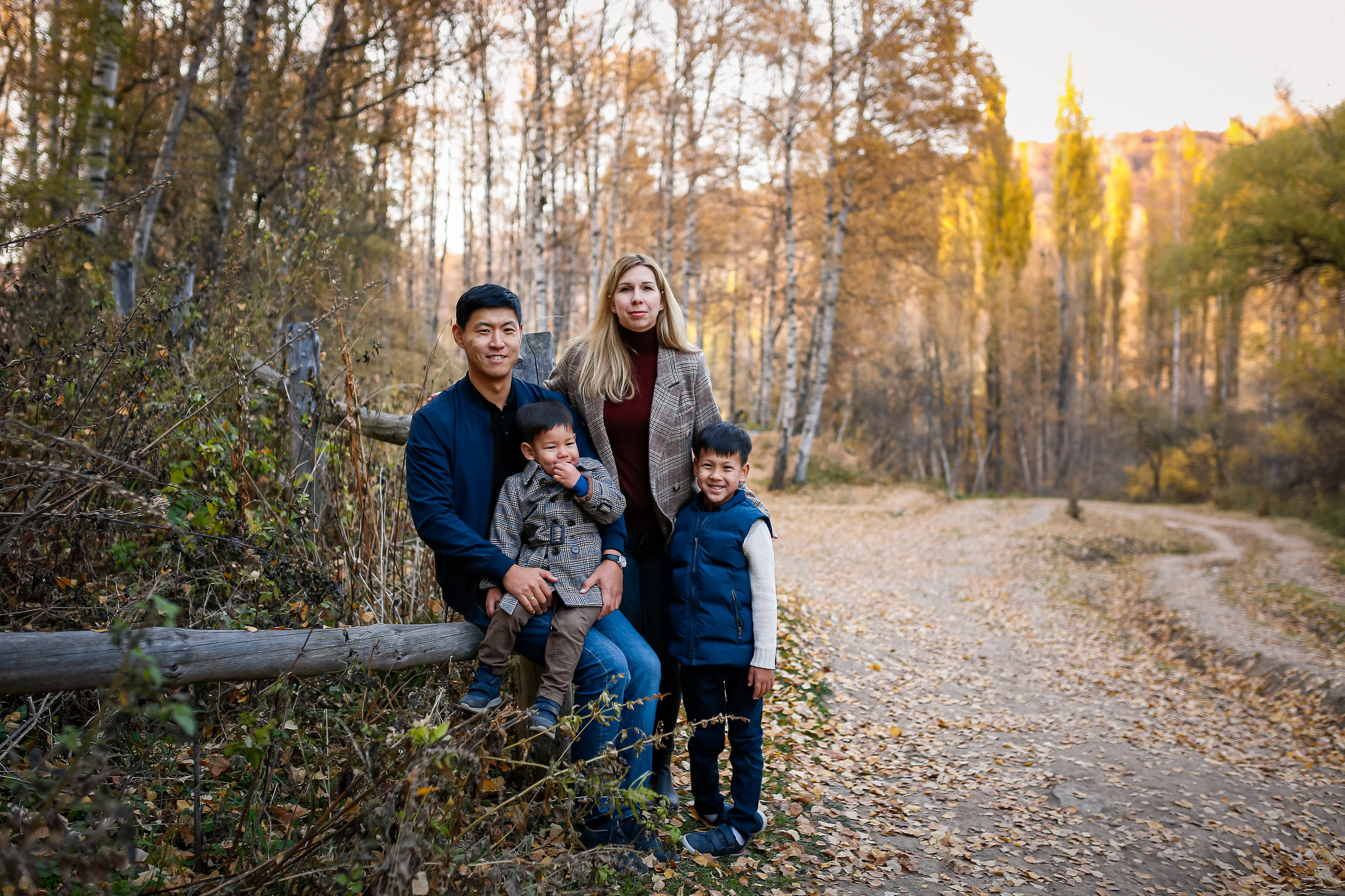 Ак-Кайын. Семейная фотопрогулка. Отбасылық фотограф Алена Шаталова