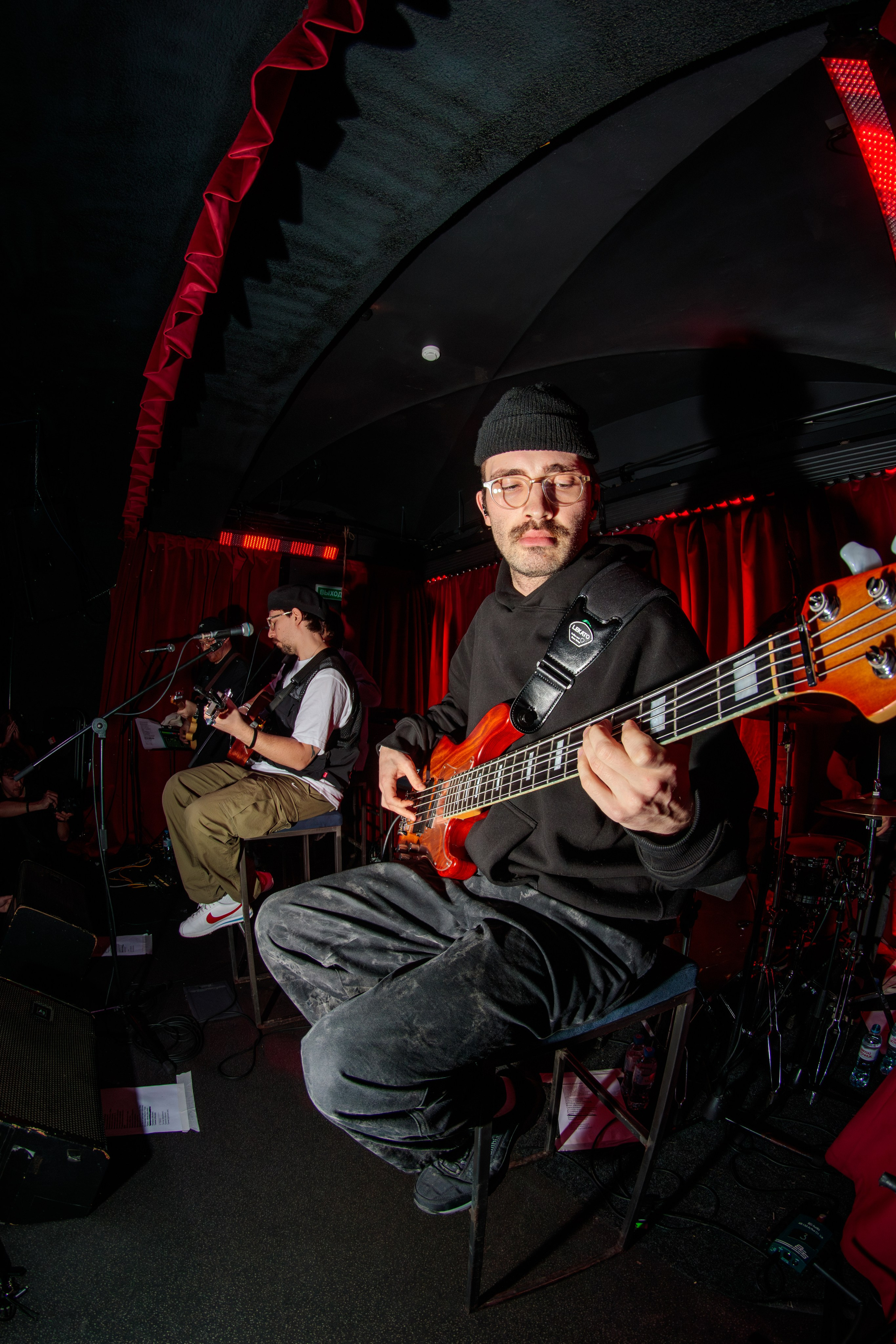 Хмыров акустика. Портретный и концертный фотограф в Санкт-Петербурге Егор Телятников