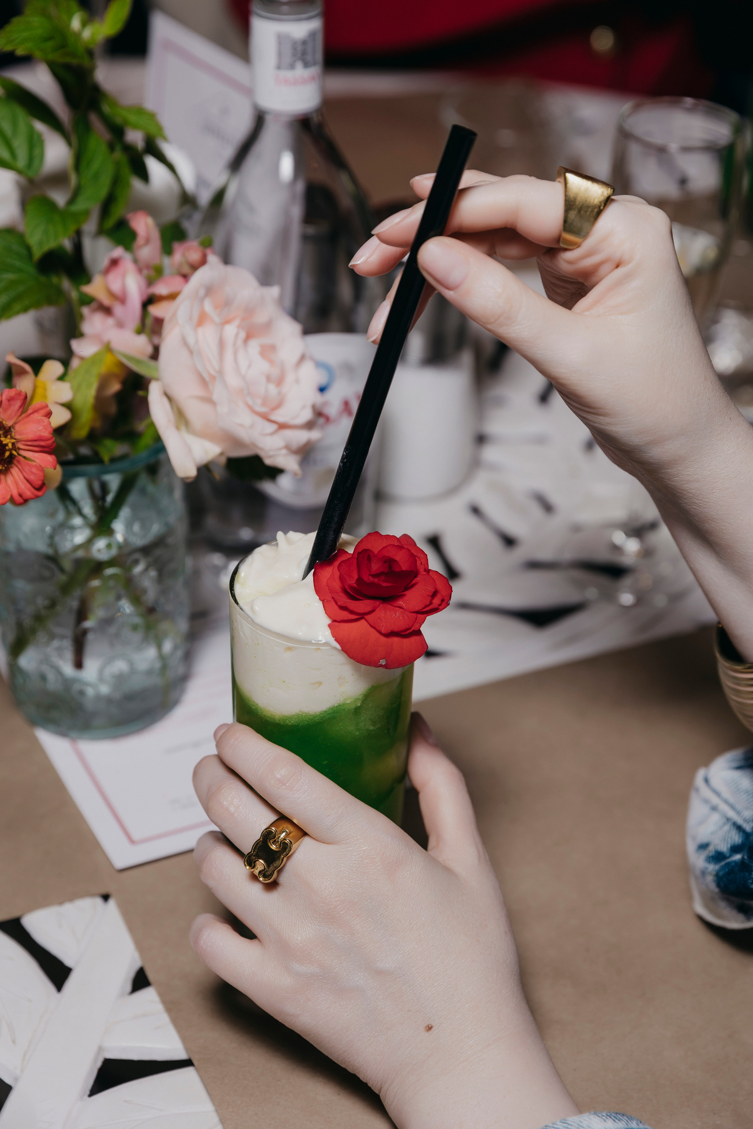 «Женщина Вправе сказать»: коллаборация Катерины Кейру и ресторана «Сыр. «Птичка на проводе»: информационный портал в Москве