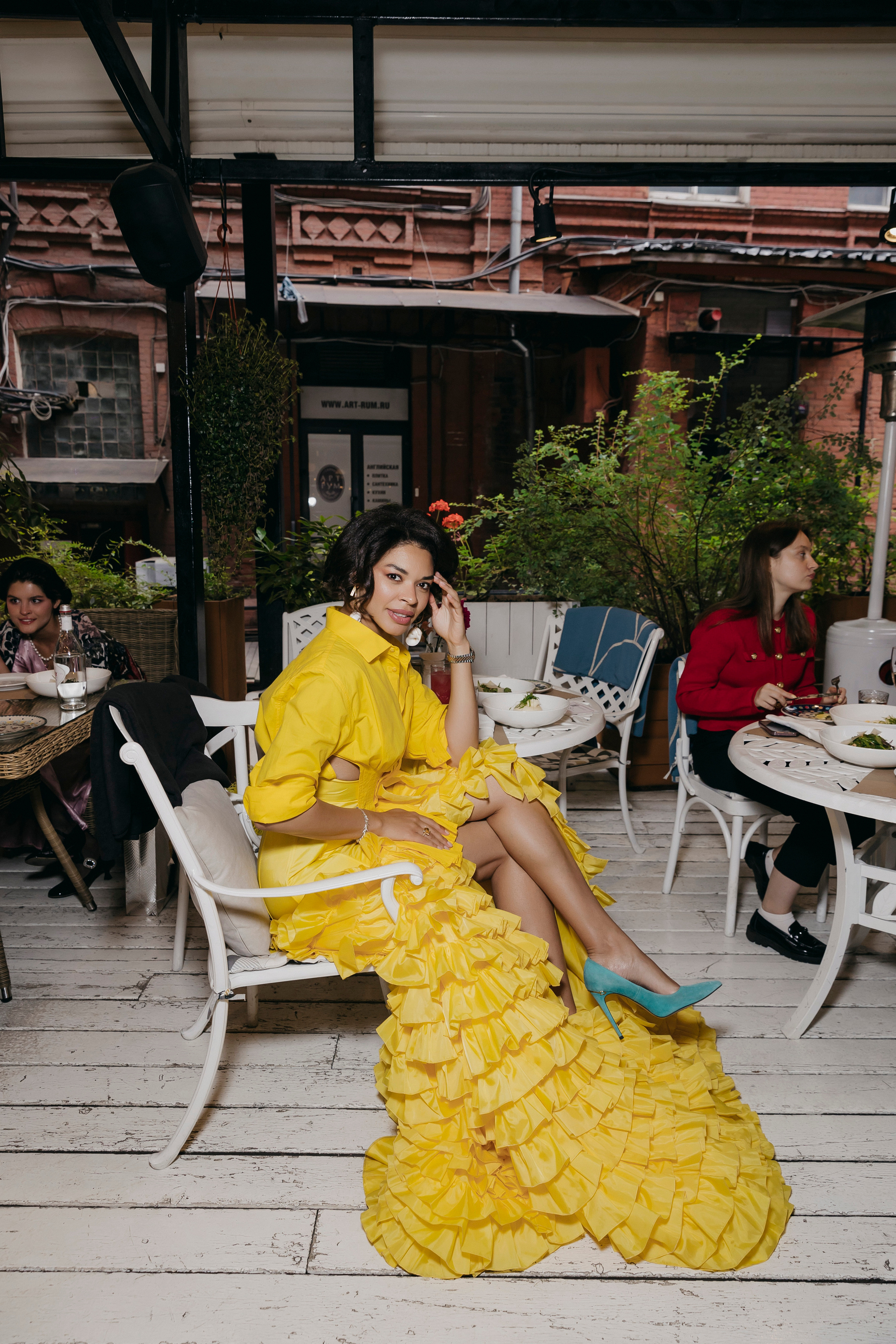 «Женщина Вправе сказать»: коллаборация Катерины Кейру и ресторана «Сыр. «Птичка на проводе»: информационный портал в Москве