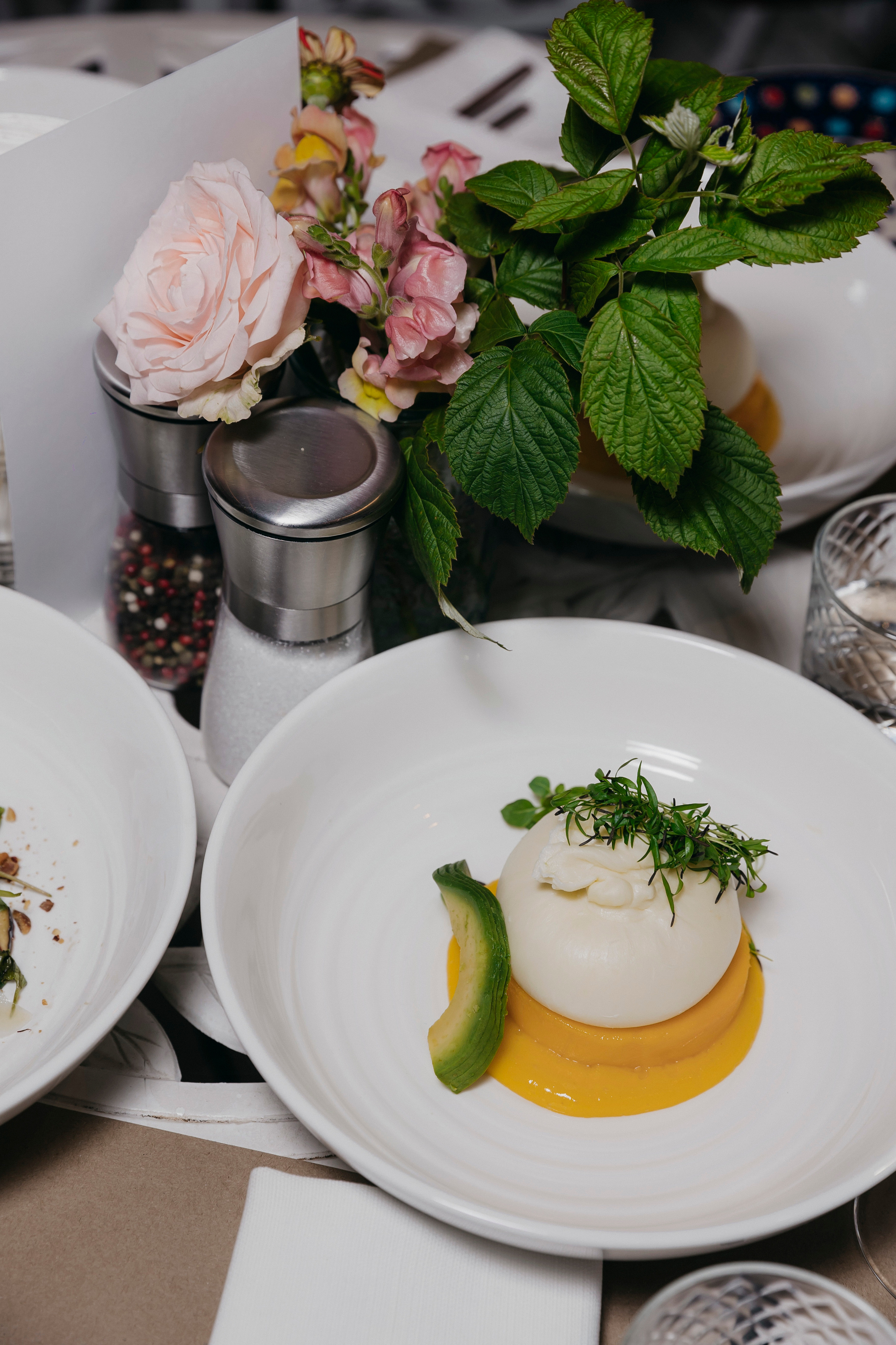 «Женщина Вправе сказать»: коллаборация Катерины Кейру и ресторана «Сыр. «Птичка на проводе»: информационный портал в Москве