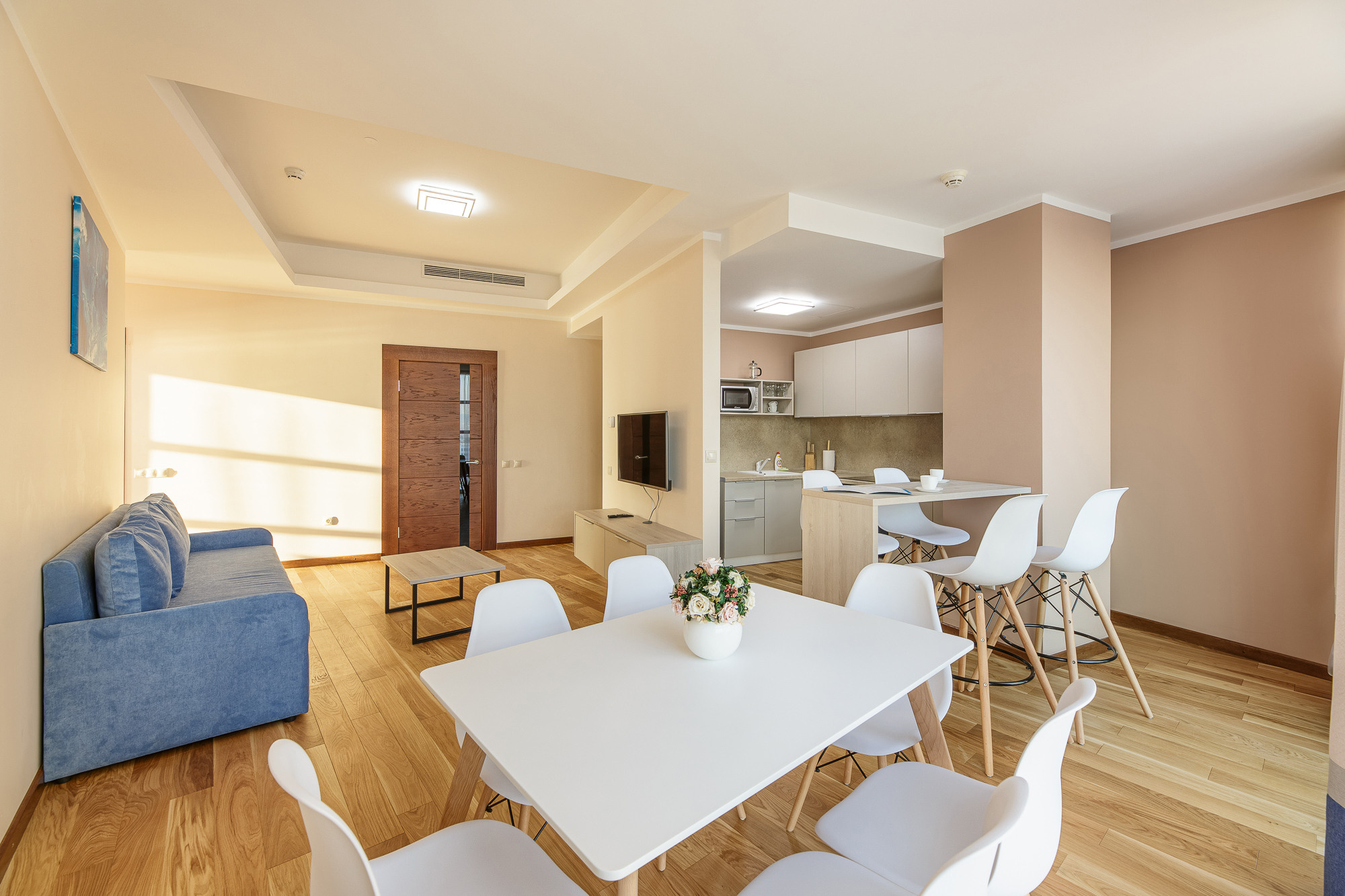 Renatphoto-Интерьерная и экстерьерная фотосъёмка номеров и территории в Витязево. Профессиональная фотосъёмка интерьеров, предметная фотосессия еды для меню г. Анапа