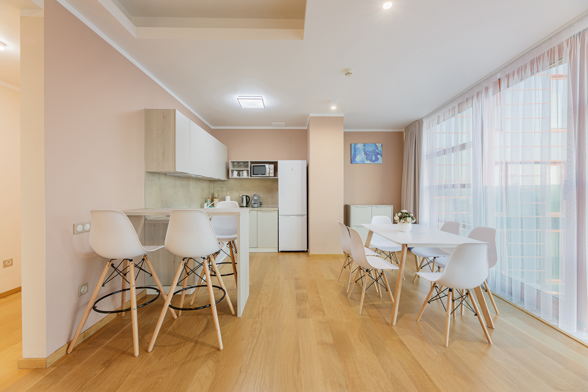 Renatphoto-Интерьерная и экстерьерная фотосъёмка номеров и территории в Витязево. Профессиональная фотосъёмка интерьеров, предметная фотосессия еды для меню г. Анапа