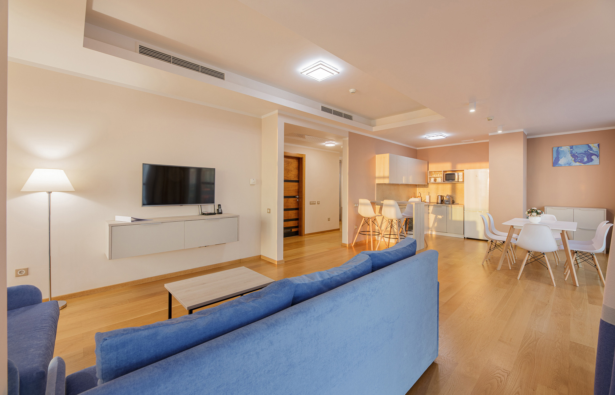 Renatphoto-Интерьерная и экстерьерная фотосъёмка номеров и территории в Витязево. Профессиональная фотосъёмка интерьеров, предметная фотосессия еды для меню г. Анапа