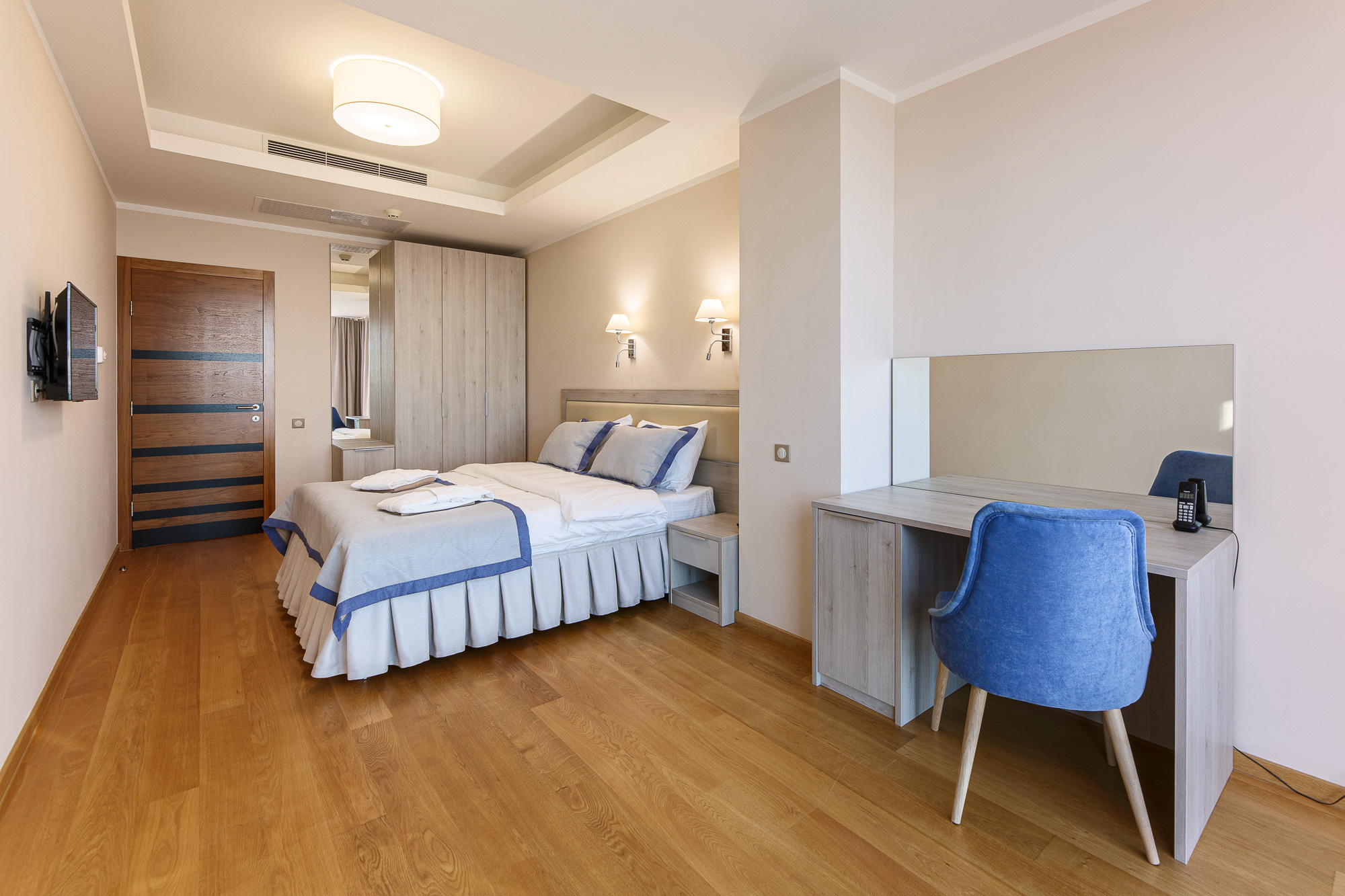 Renatphoto-Интерьерная и экстерьерная фотосъёмка номеров и территории в Витязево. Профессиональная фотосъёмка интерьеров, предметная фотосессия еды для меню г. Анапа