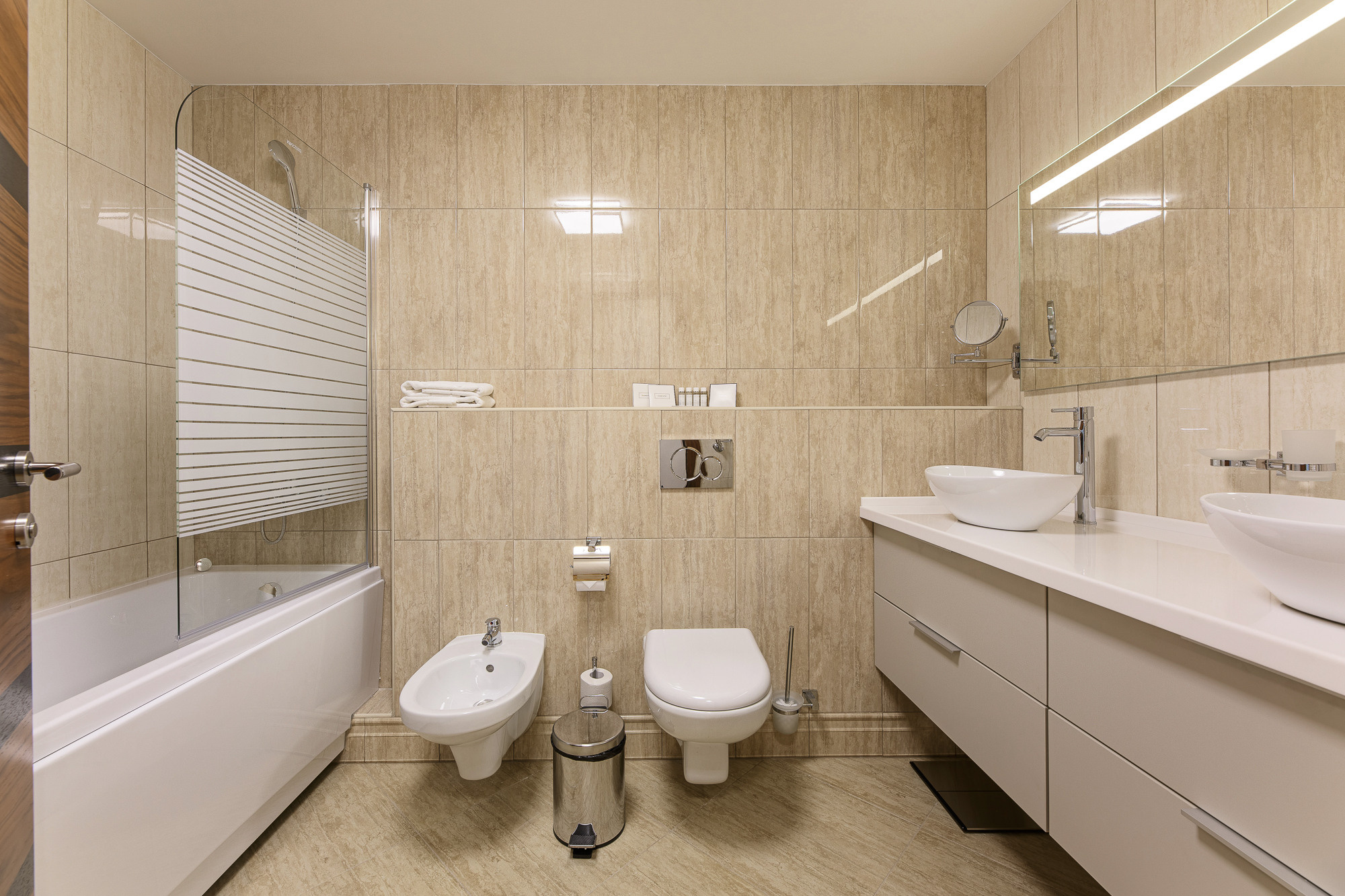 Renatphoto-Интерьерная и экстерьерная фотосъёмка номеров и территории в Витязево. Профессиональная фотосъёмка интерьеров, предметная фотосессия еды для меню г. Анапа