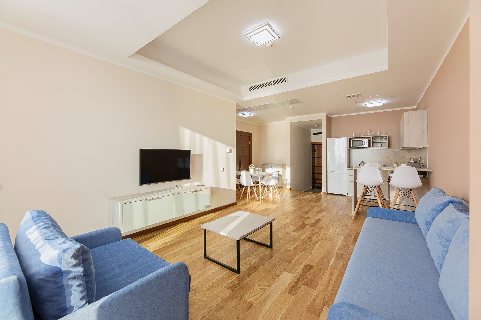 Renatphoto-Интерьерная и экстерьерная фотосъёмка номеров и территории в Витязево. Профессиональная фотосъёмка интерьеров, предметная фотосессия еды для меню г. Анапа