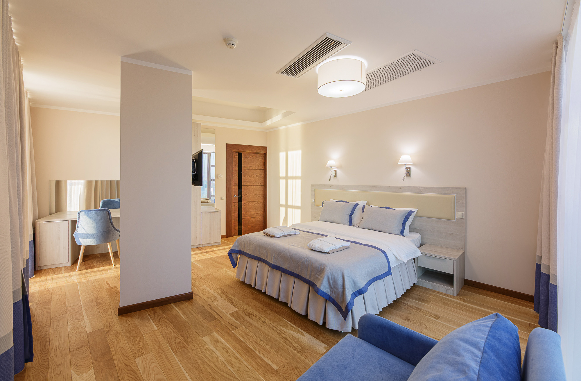 Renatphoto-Интерьерная и экстерьерная фотосъёмка номеров и территории в Витязево. Профессиональная фотосъёмка интерьеров, предметная фотосессия еды для меню г. Анапа