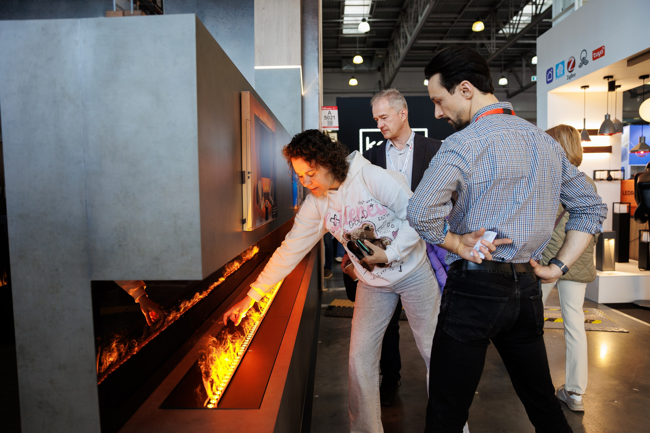 Выставка Royal Flame. Фотосъёмка для бизнеса — предметное фото, репортаж с мероприятий, портреты людей, съёмка интерьера и экстерьера